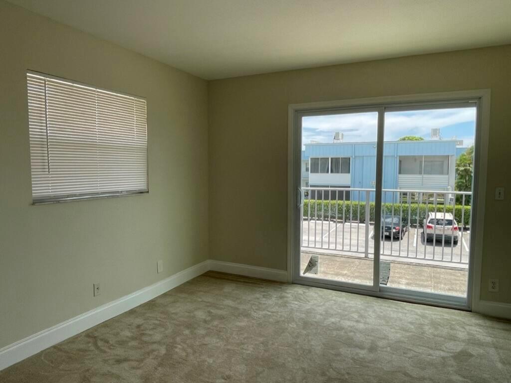 KINGS POINT SAXONY CONDOS - Residential Lease