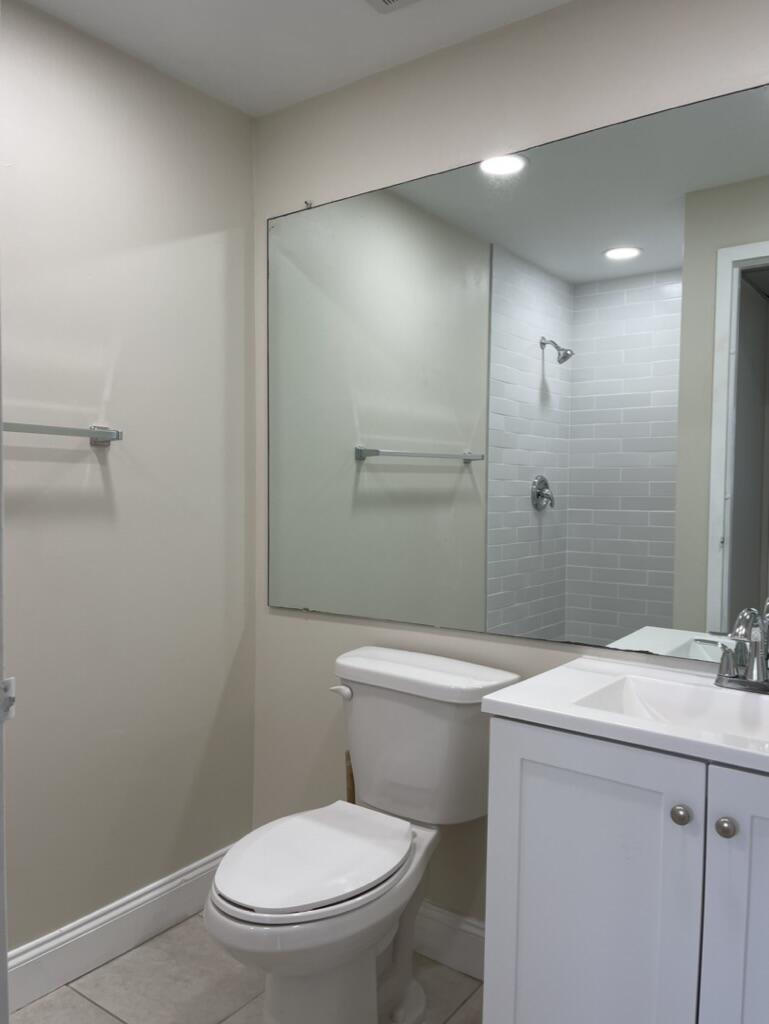 KINGS POINT SAXONY CONDOS - Residential Lease