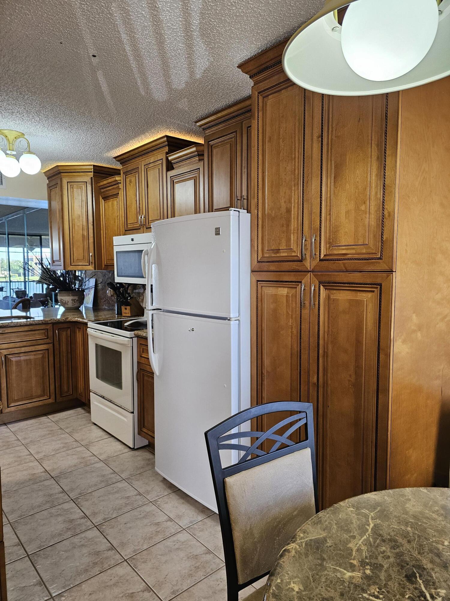 CORAL GATE V CONDO - Residential