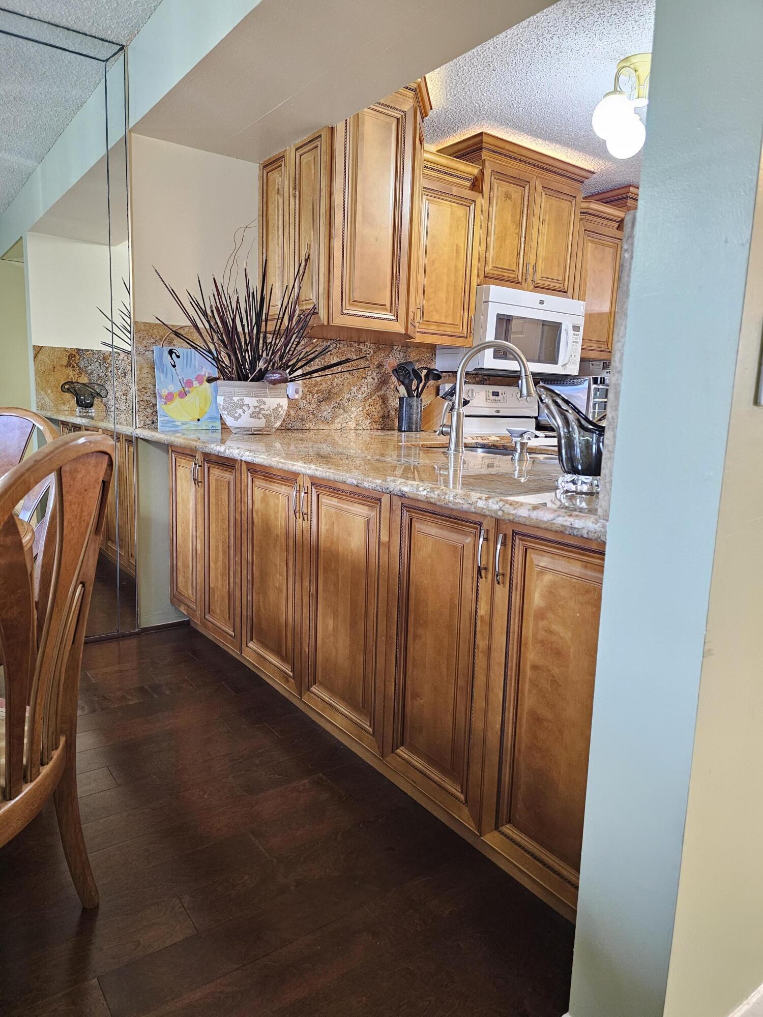 CORAL GATE V CONDO - Residential