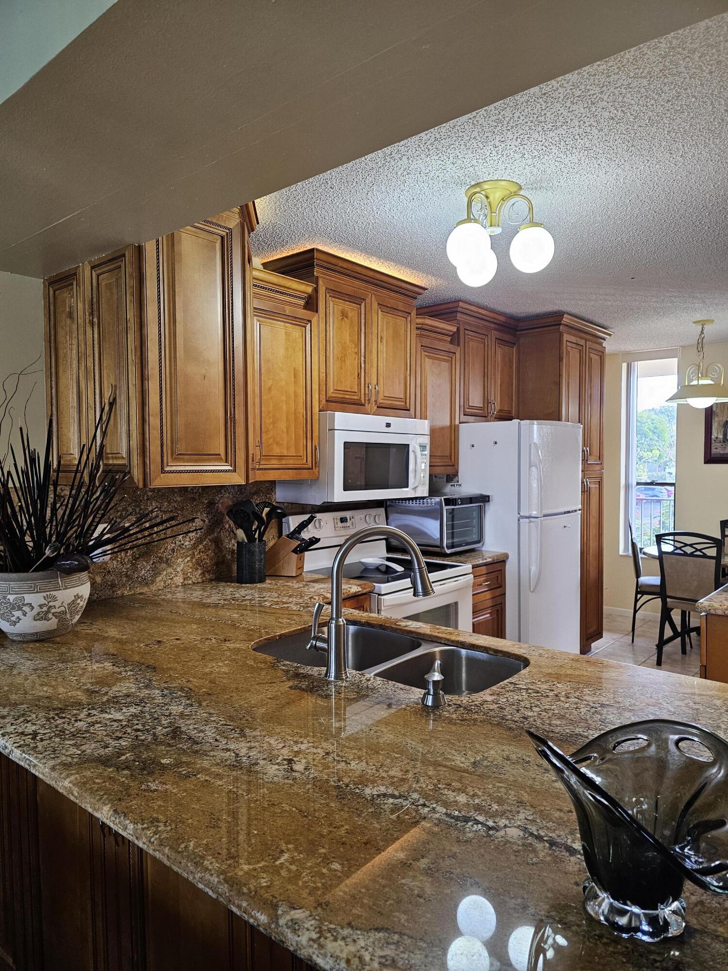 CORAL GATE V CONDO - Residential