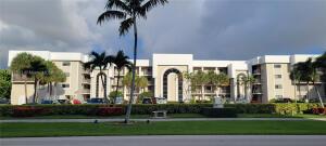 LAKEWOOD AT PALM BEACH CO - Residential Lease