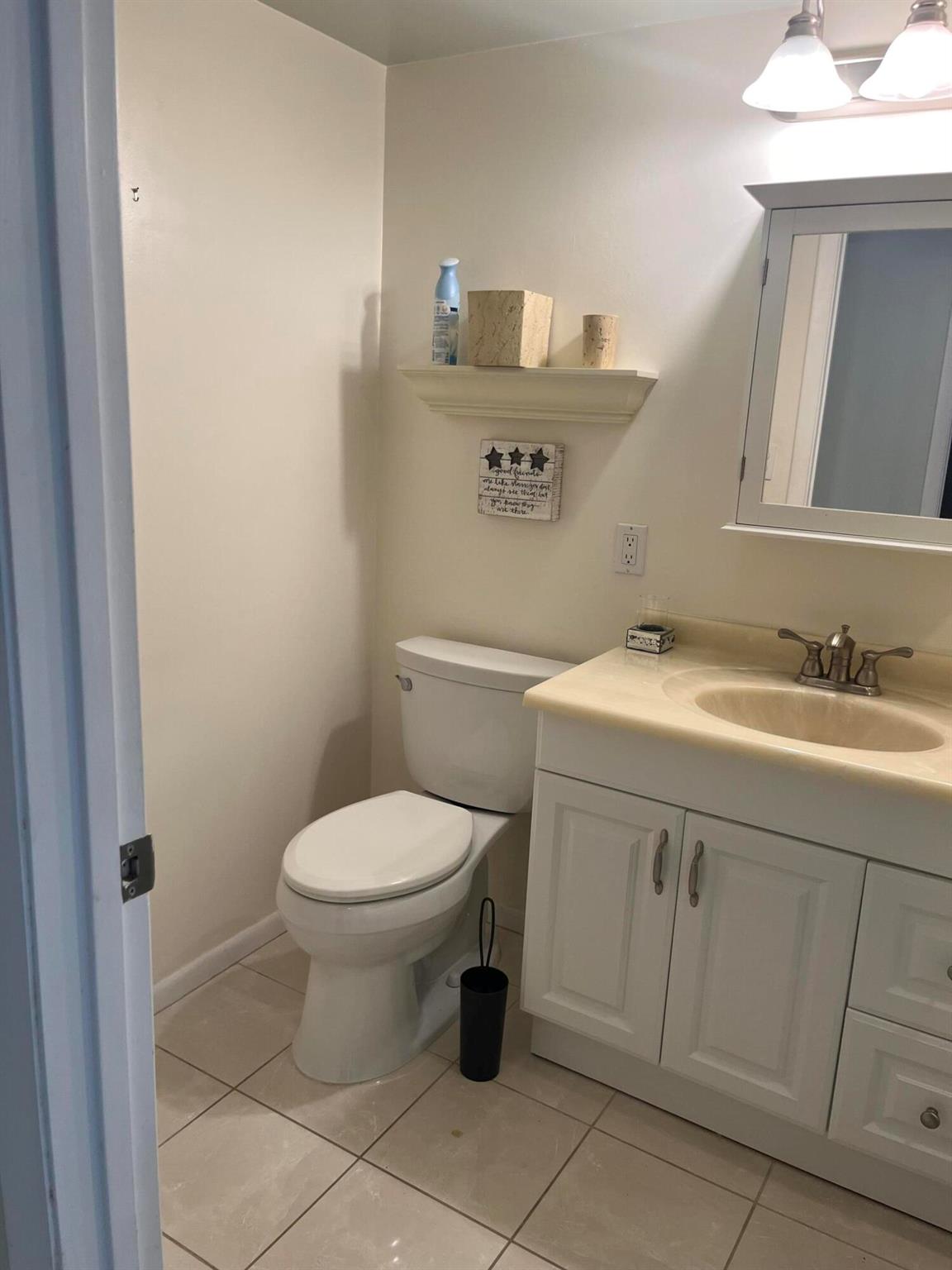 LAKEWOOD AT PALM BEACH CO - Residential Lease