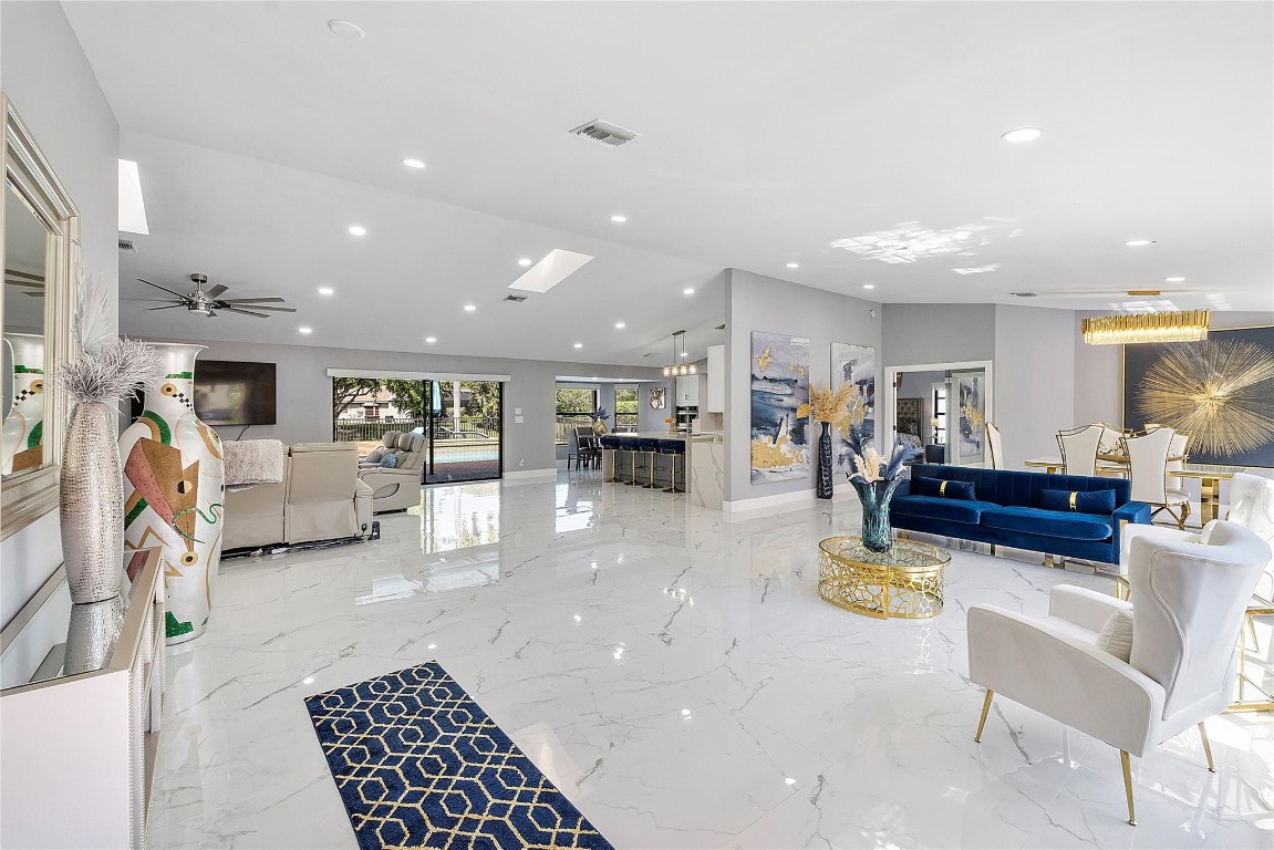 Pine Ridge 112-37 B - Residential