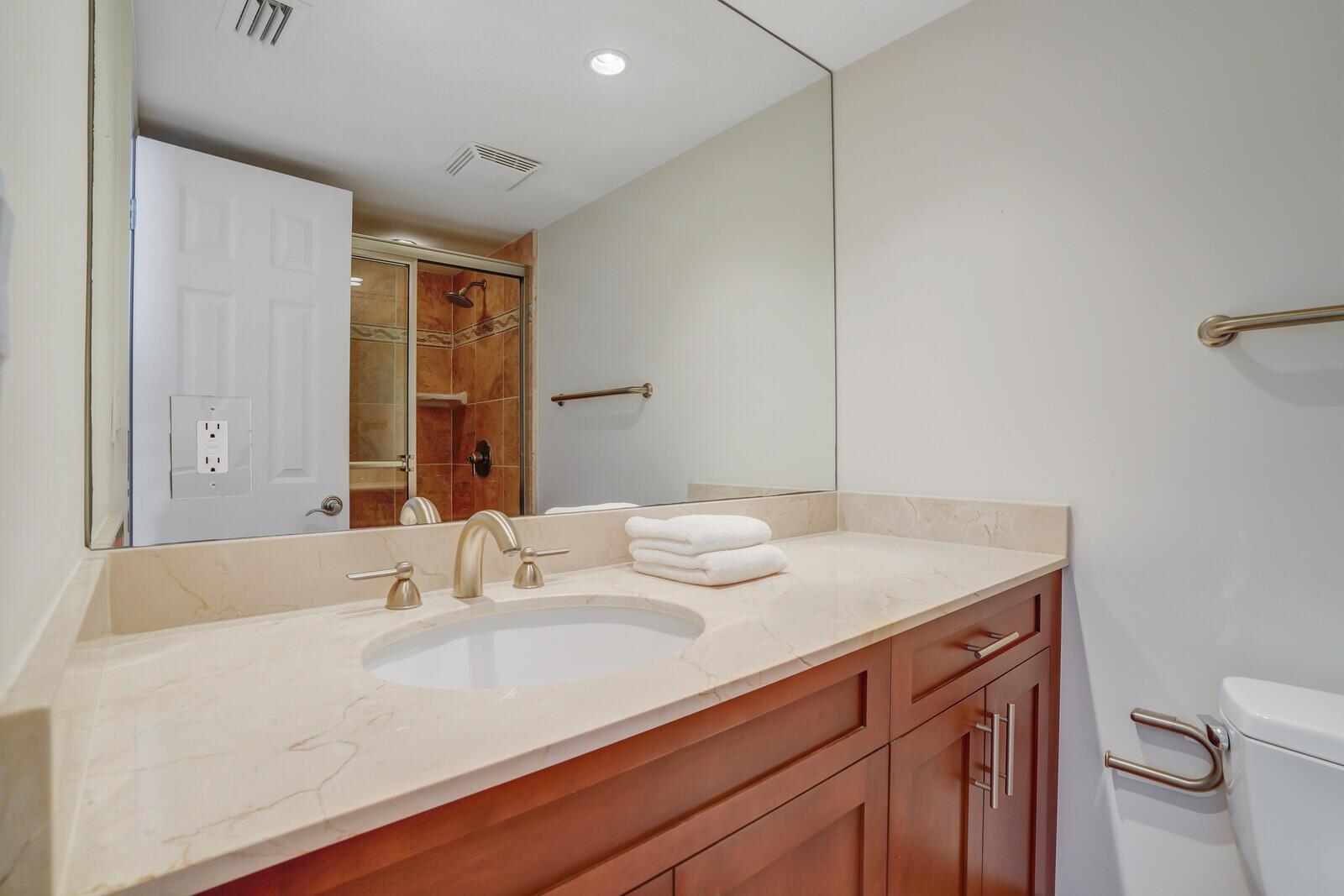 TIARA CONDO - Residential