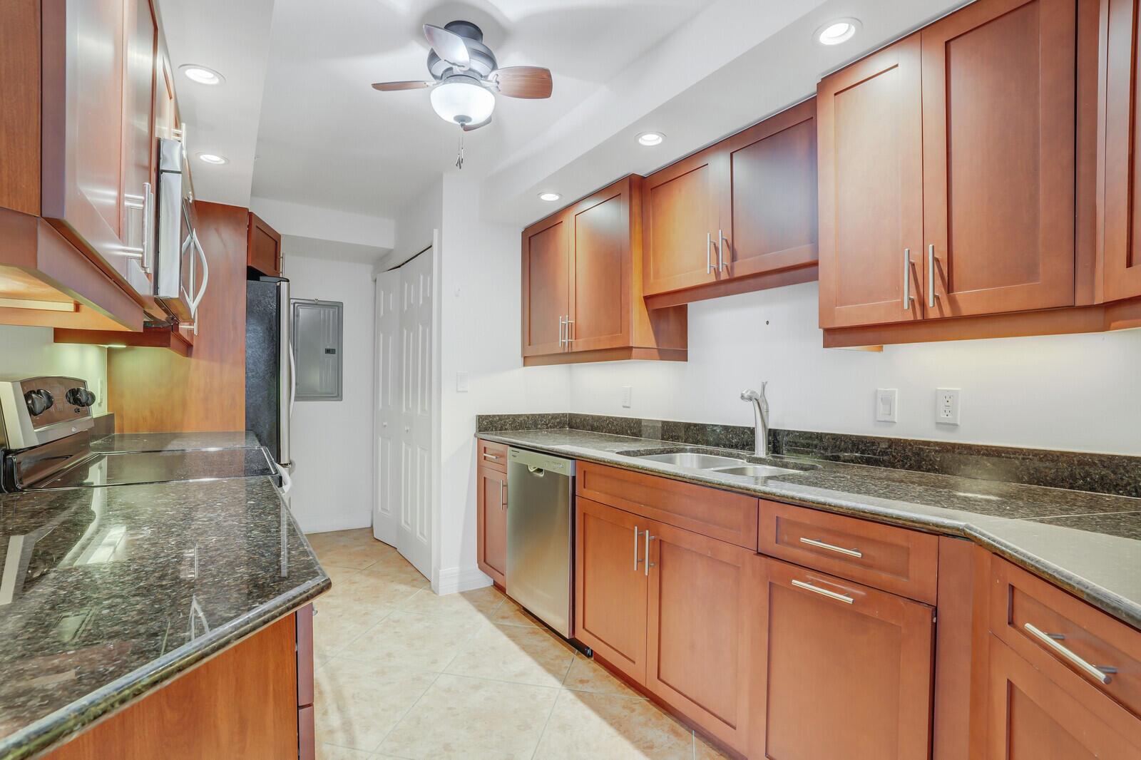 TIARA CONDO - Residential