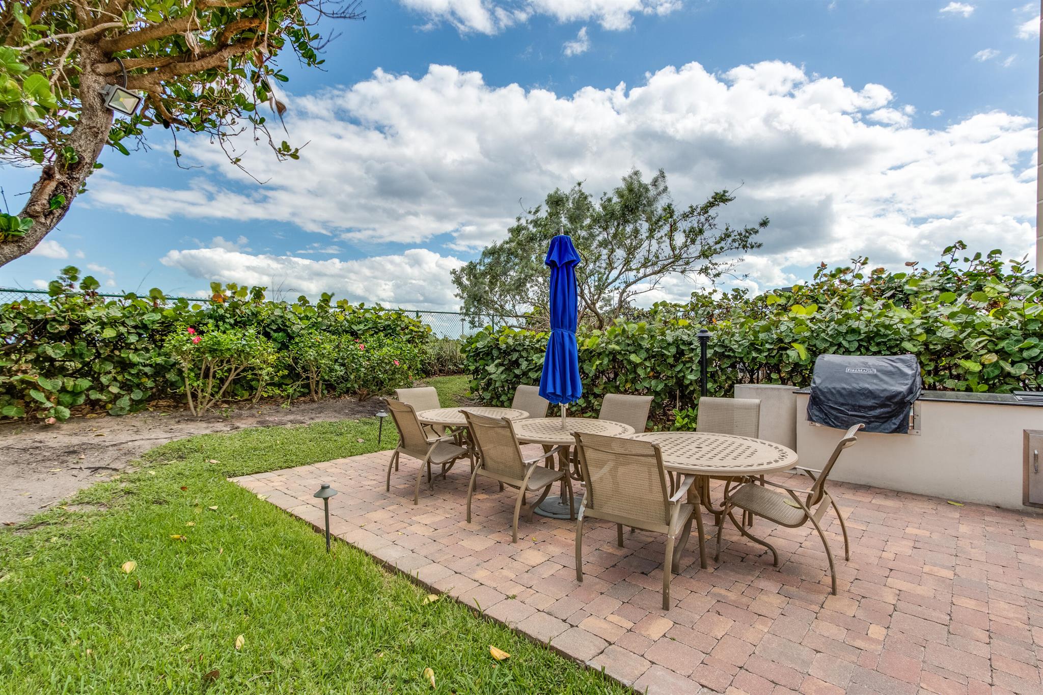 TIARA CONDO - Residential