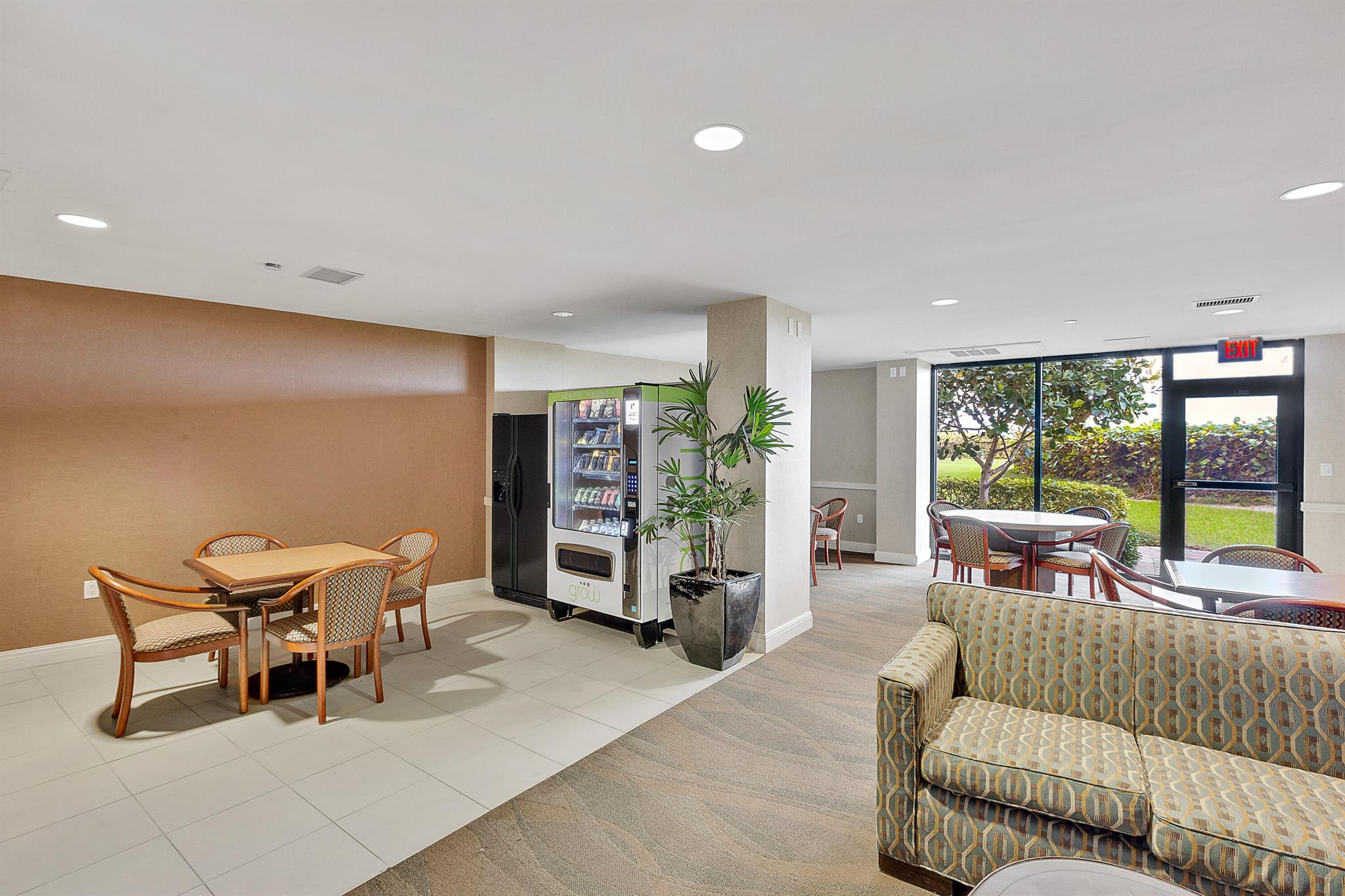 TIARA CONDO - Residential