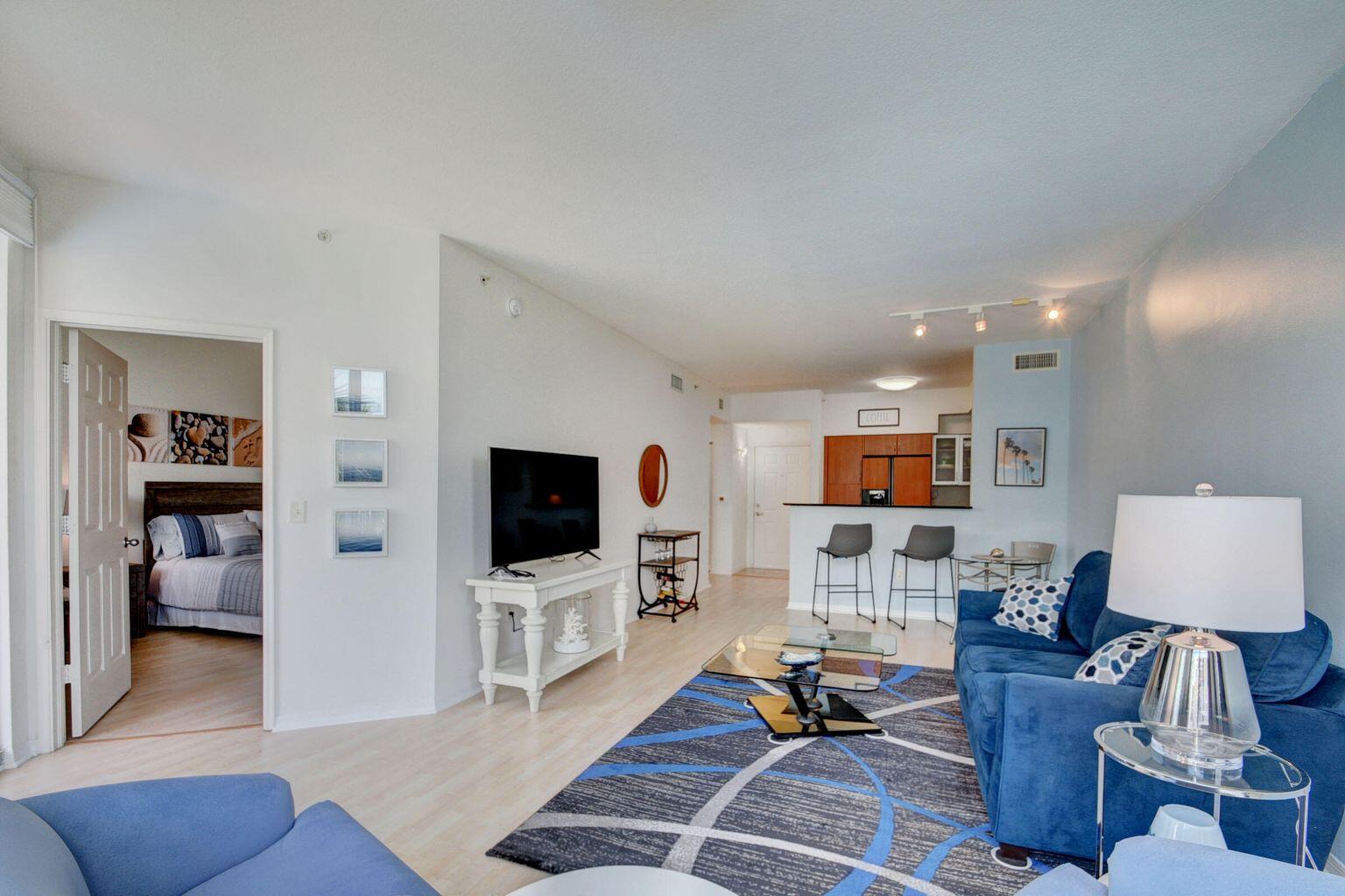 MOORINGS AT LANTANA CONDO - Residential Lease