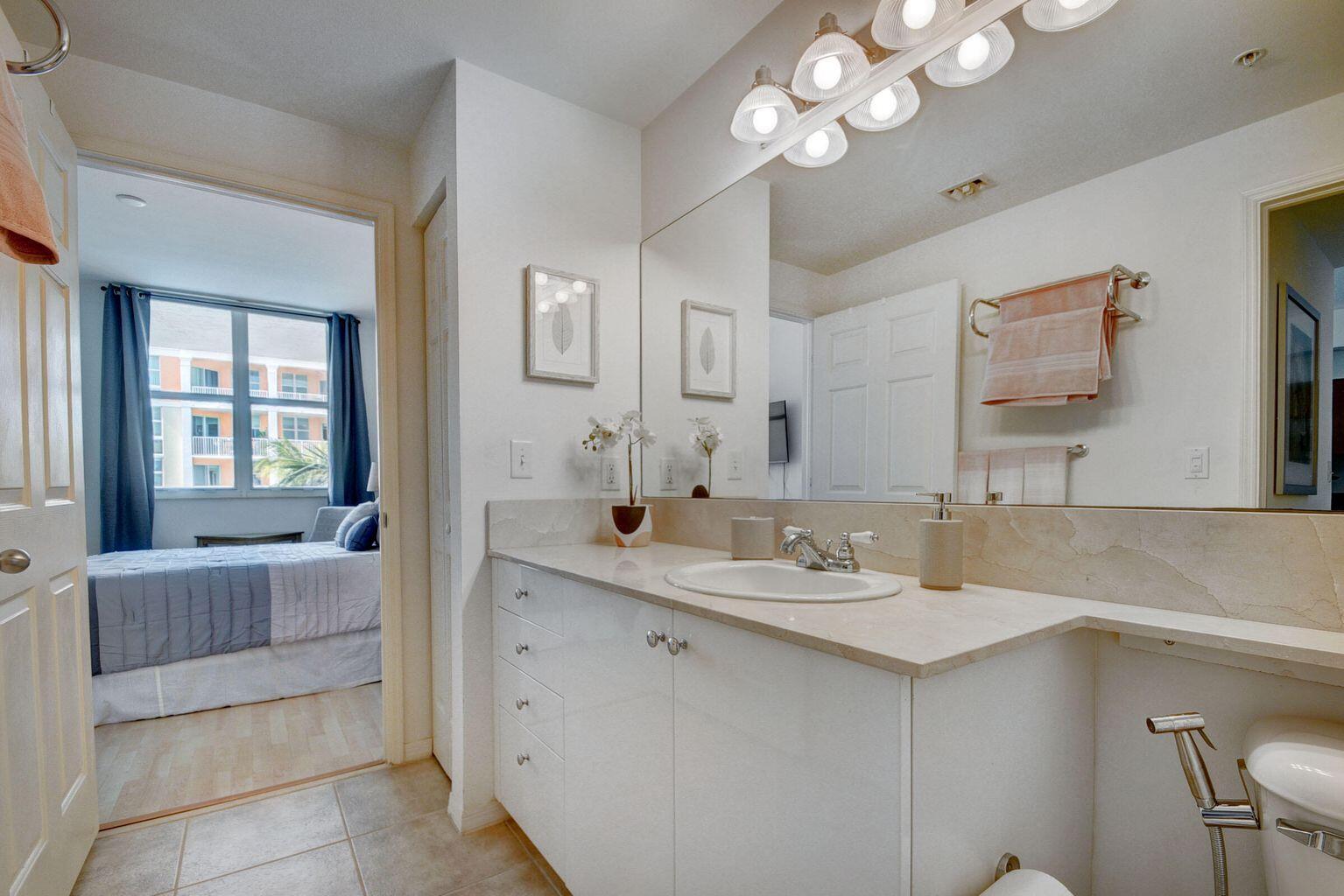 MOORINGS AT LANTANA CONDO - Residential Lease