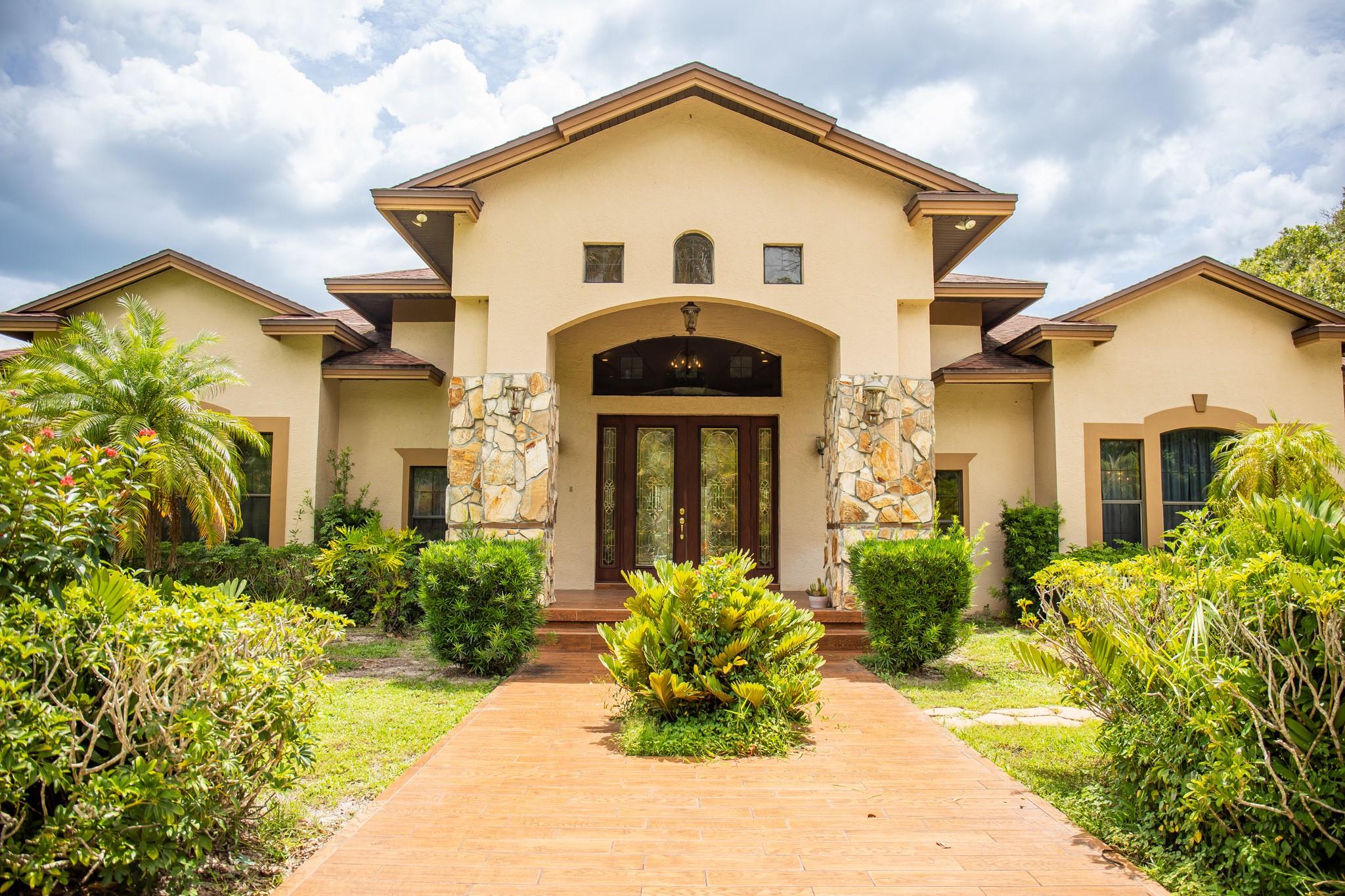 Bet Her Acres - Residential