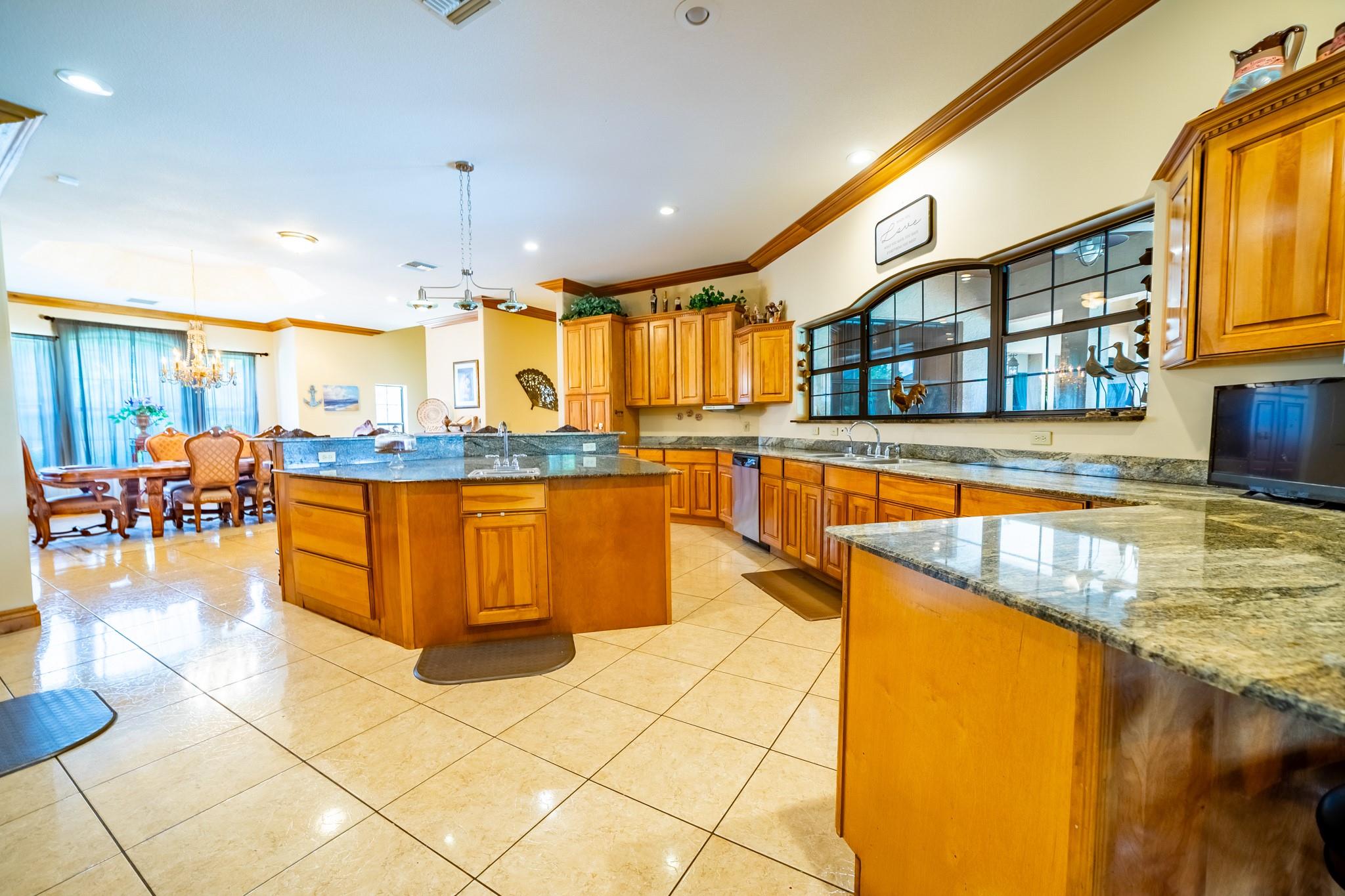 Bet Her Acres - Residential