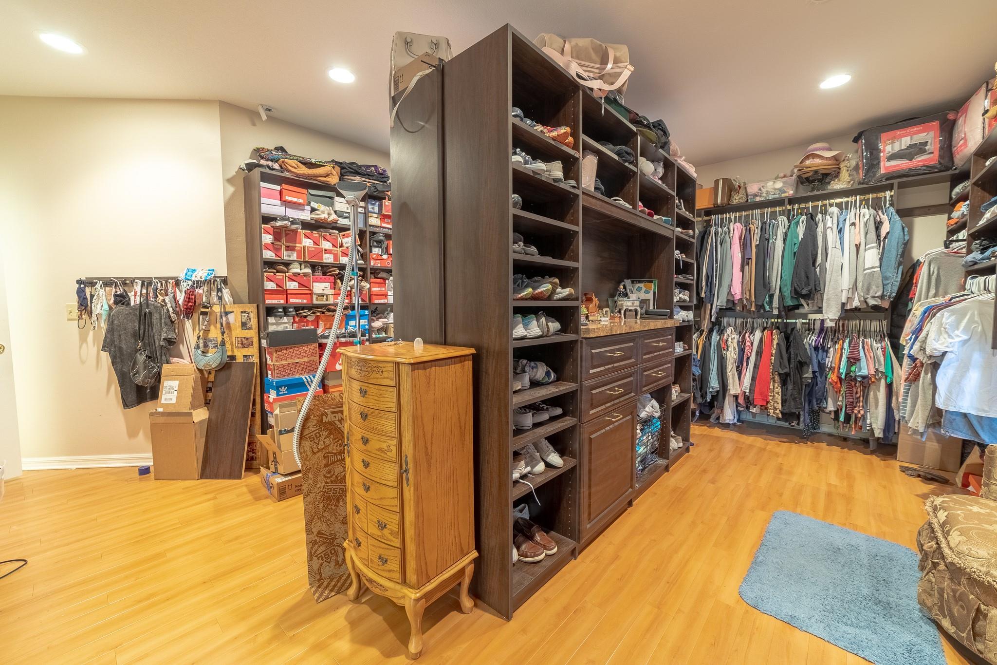 Bet Her Acres - Residential