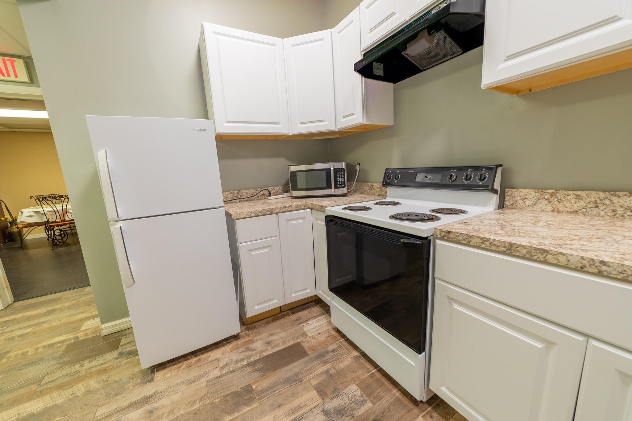 Bet Her Acres - Residential