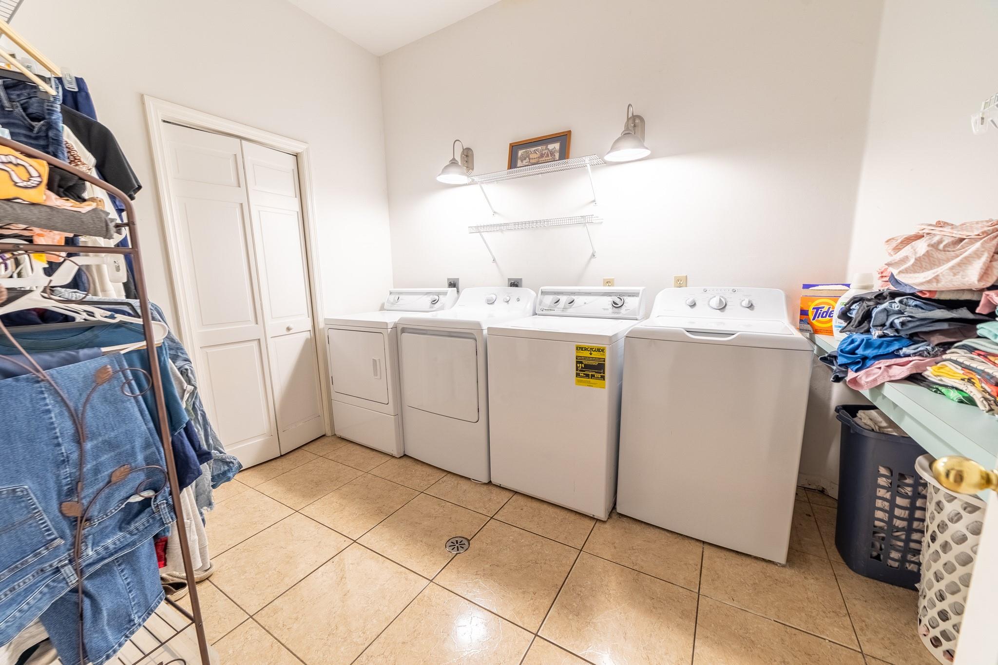 Bet Her Acres - Residential