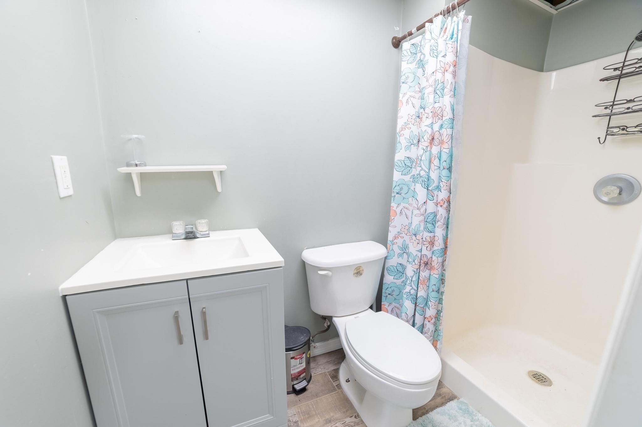 Bet Her Acres - Residential