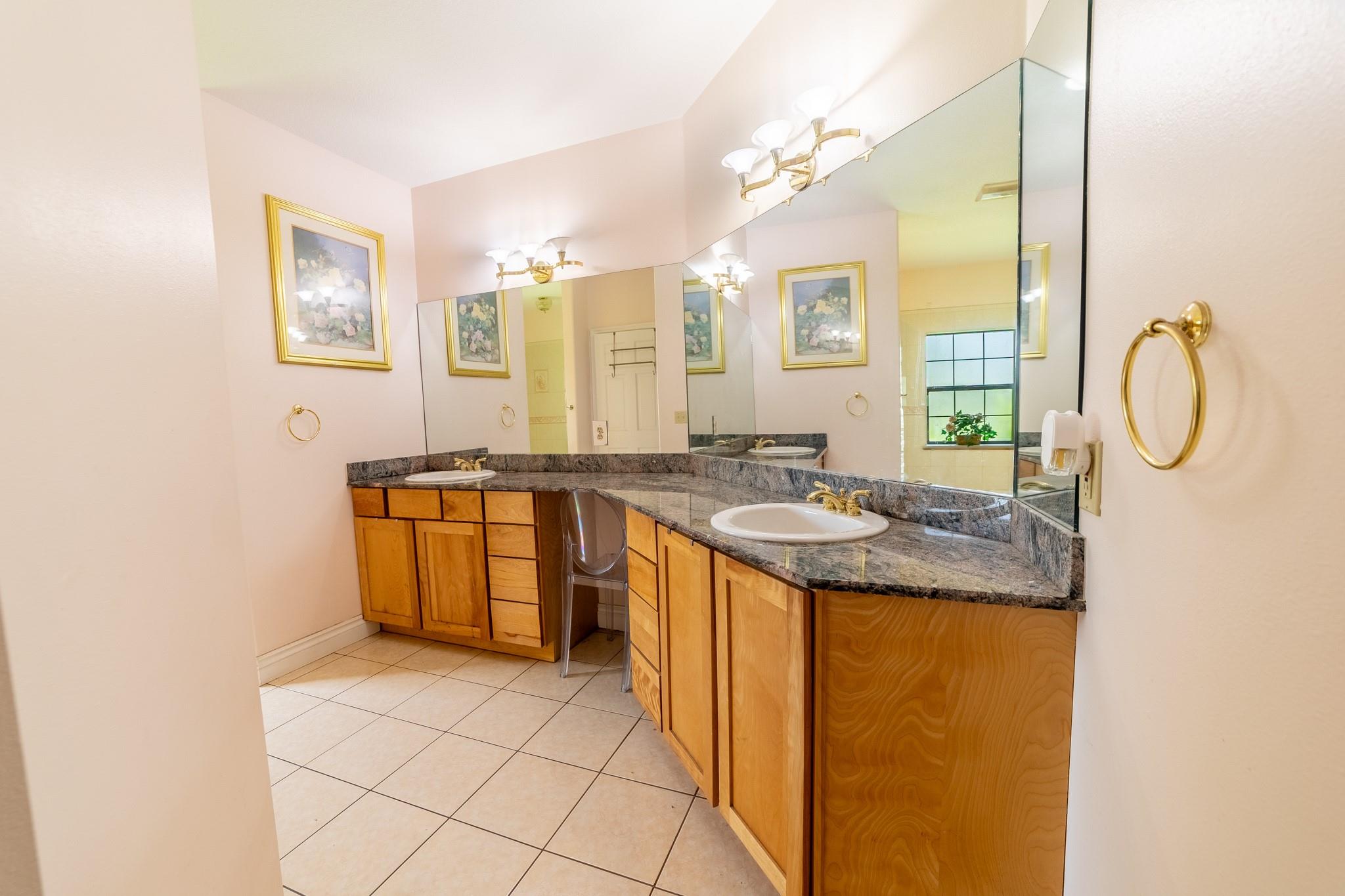 Bet Her Acres - Residential