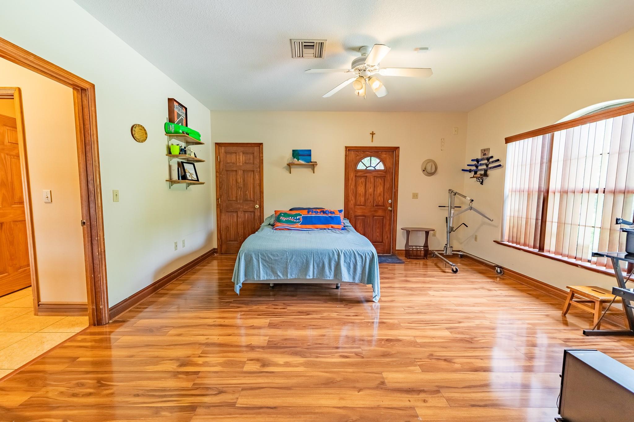 Bet Her Acres - Residential