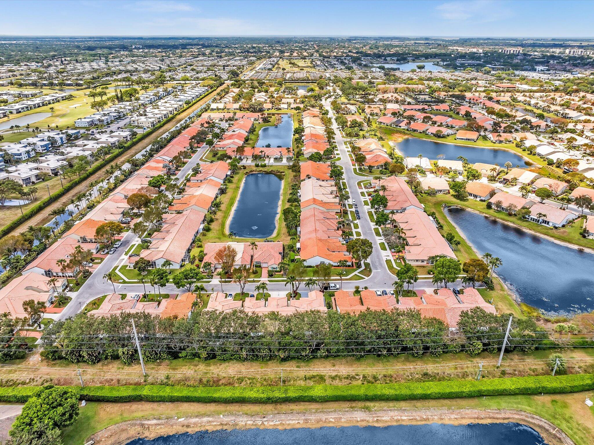 FLORAL LAKES - Residential