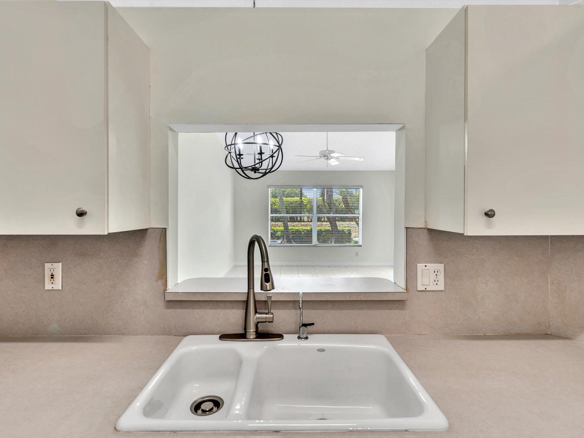 FLORAL LAKES - Residential