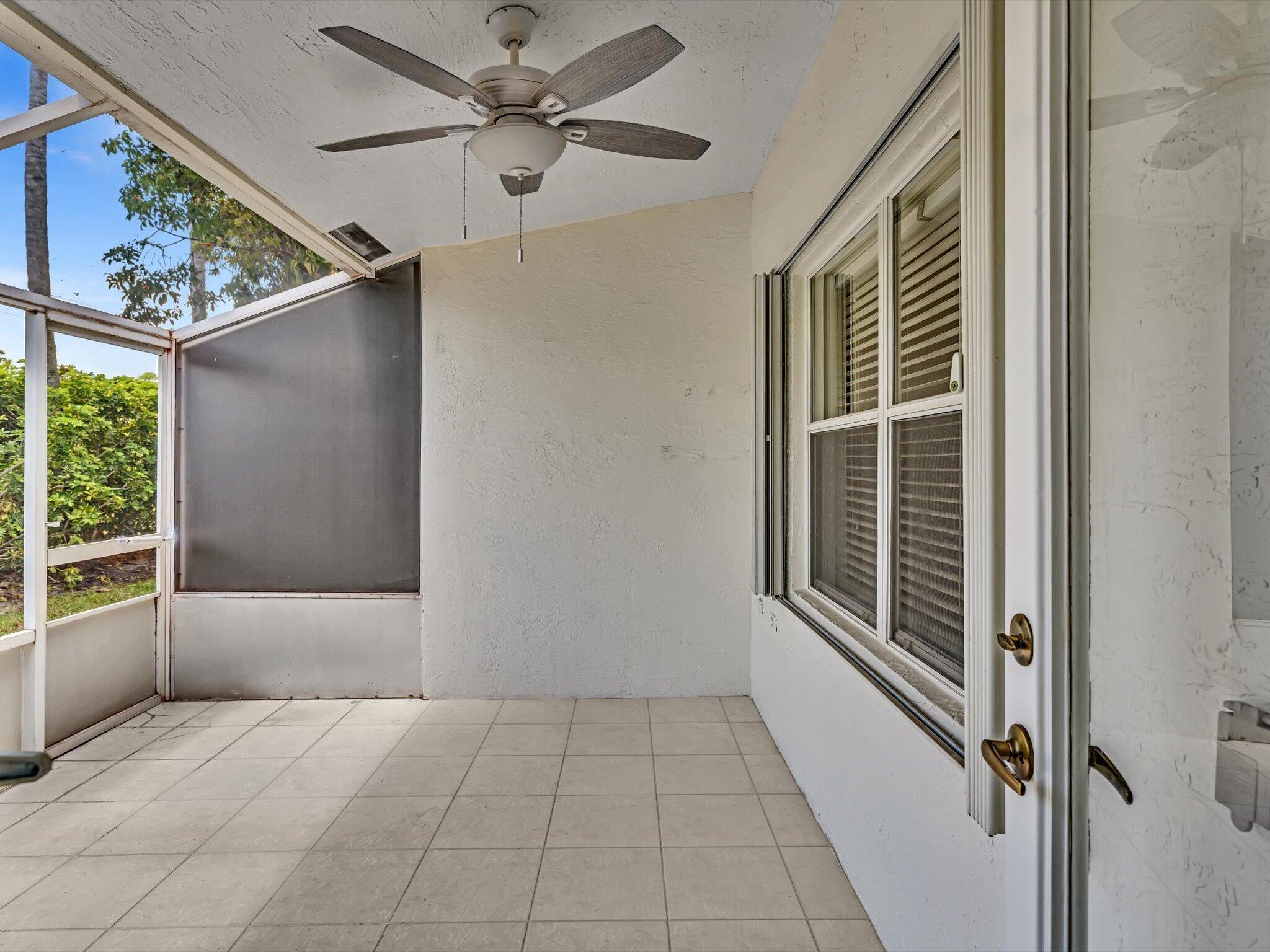 FLORAL LAKES - Residential