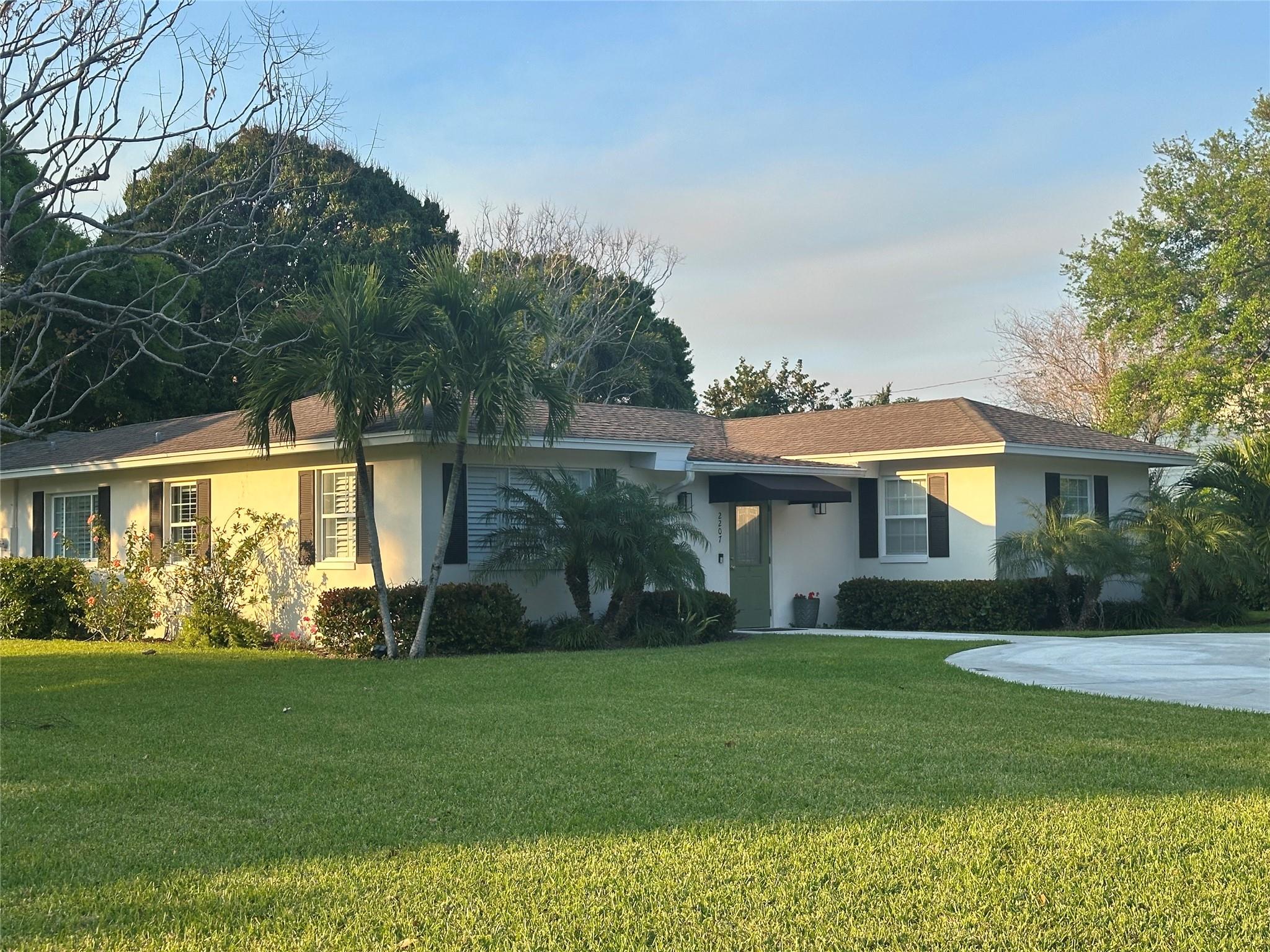 2207 Buena Vista Blvd