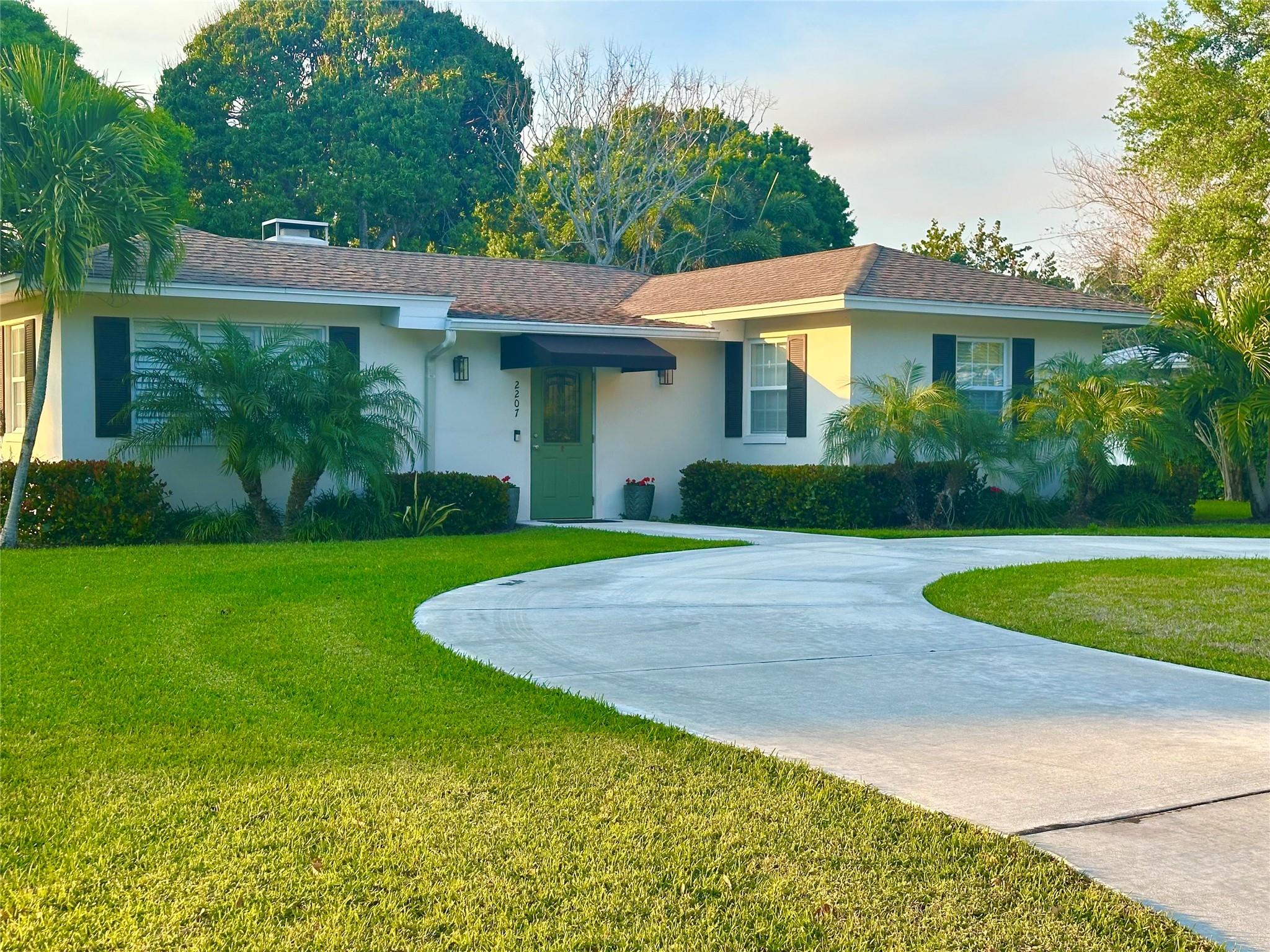 2207 Buena Vista Blvd