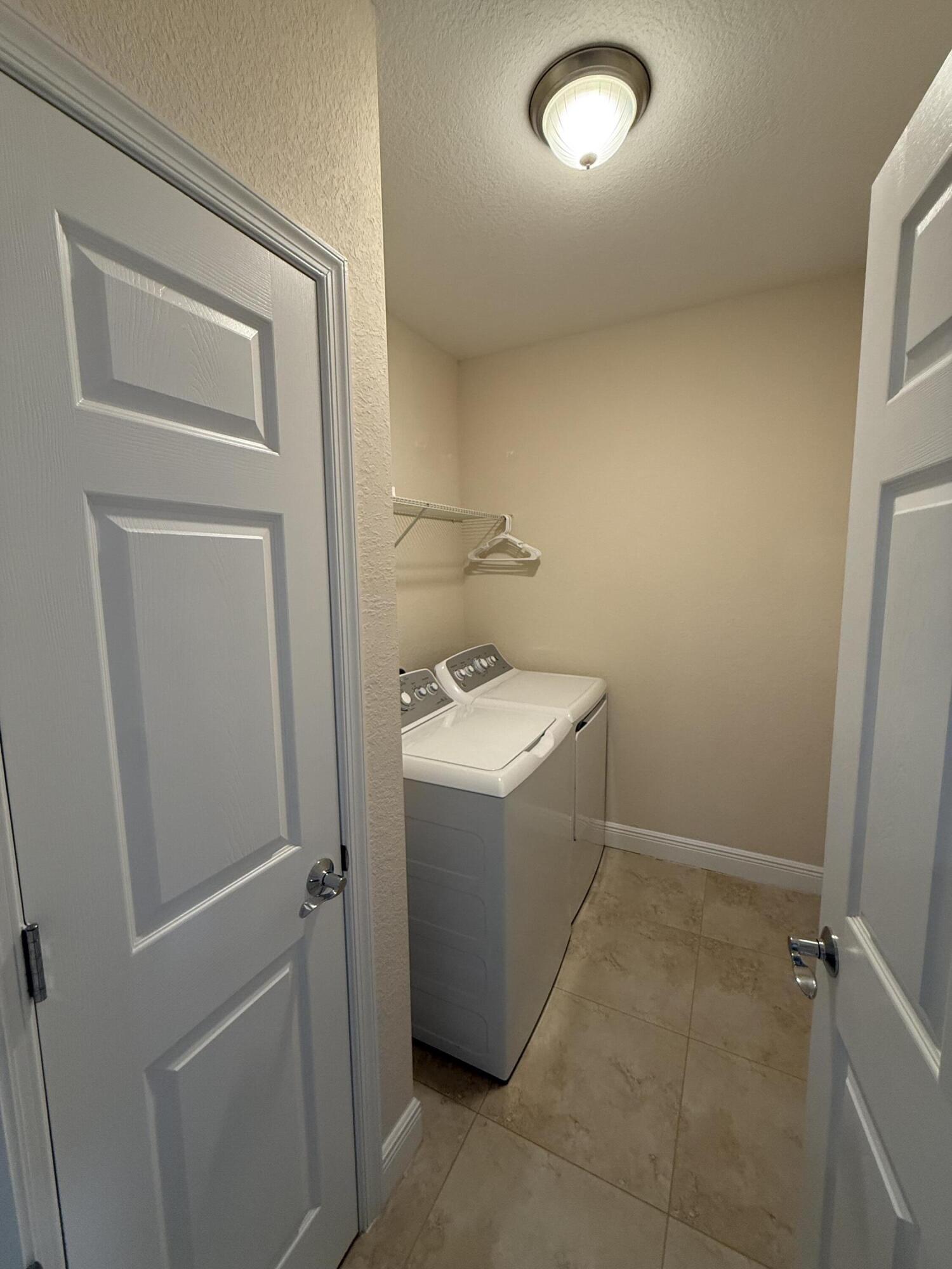 VIZCAYA FALLS PLAT 3 - Residential