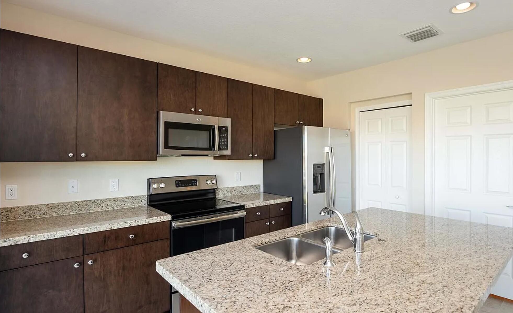 VIZCAYA FALLS PLAT 3 - Residential