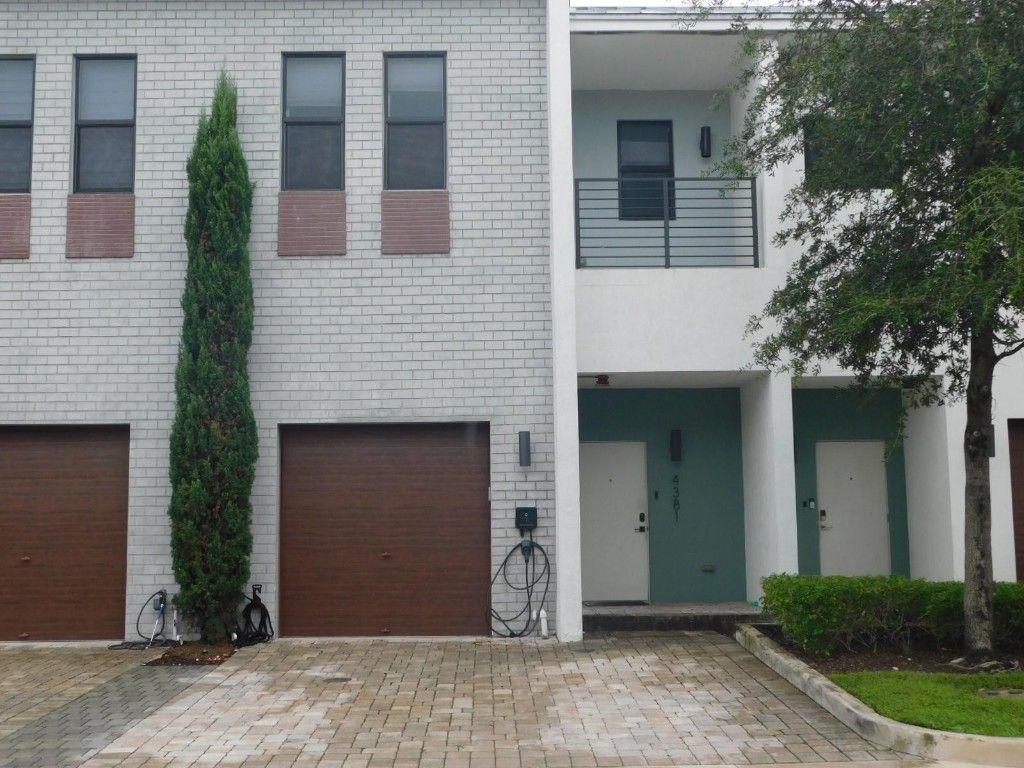 Photo of 4381 NW 9th Street #4381, Plantation, FL 33317 (MLS # F10526919)
