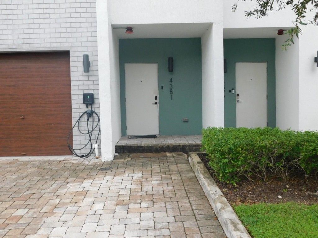 Photo of 4381 NW 9th Street #4381, Plantation, FL 33317 (MLS # F10526919)