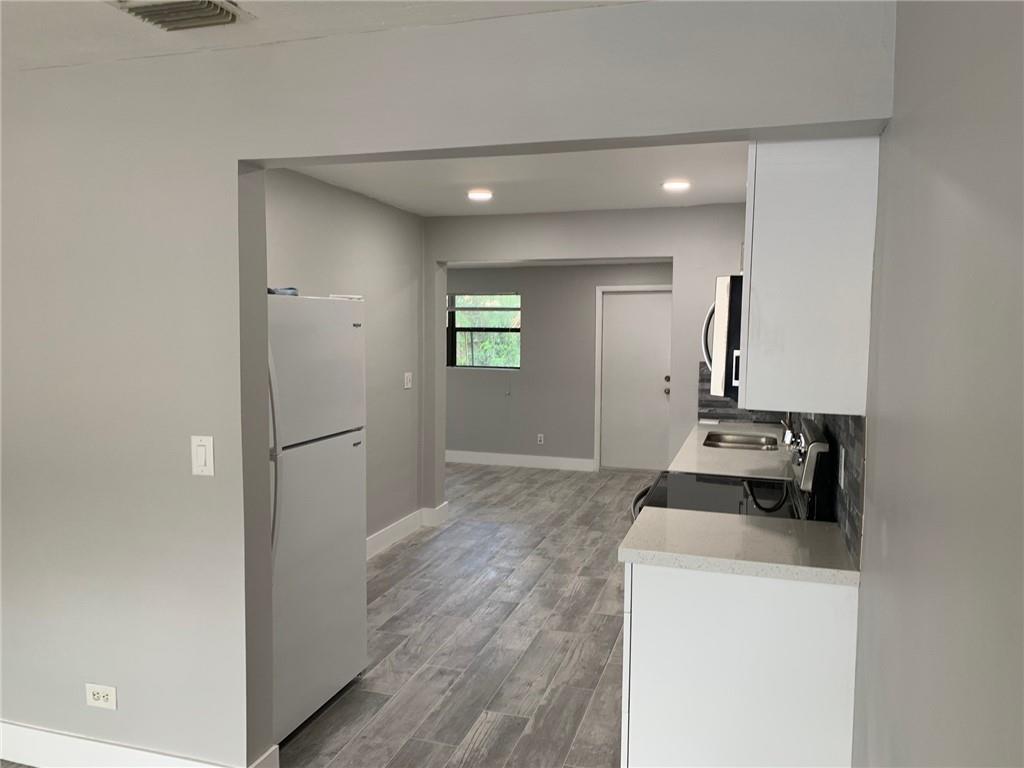 Coral Ridge Add A 41-30 B - Residential Lease