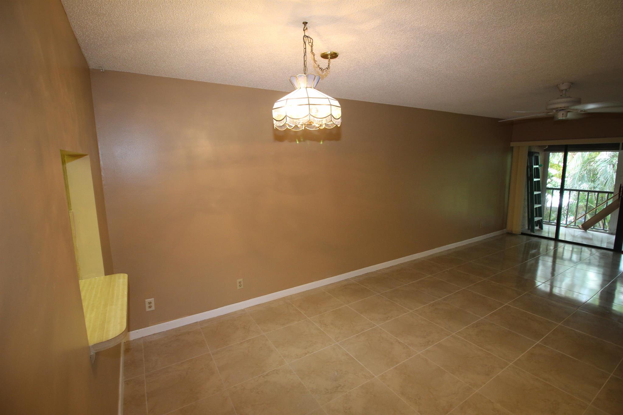 FOREST HILL VILLAS GARDEN - Residential Lease