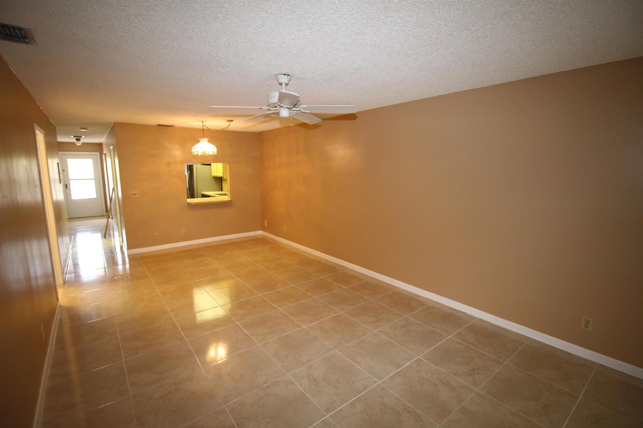 FOREST HILL VILLAS GARDEN - Residential Lease