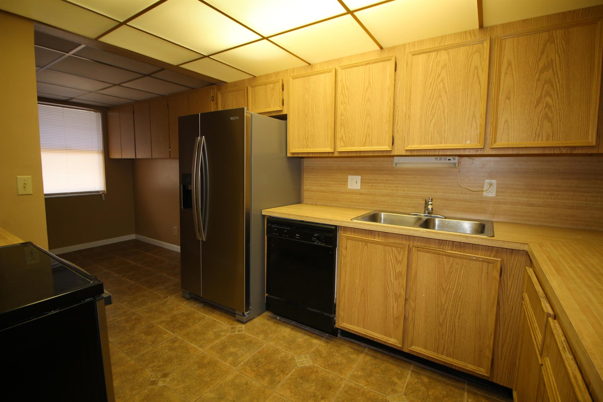 FOREST HILL VILLAS GARDEN - Residential Lease