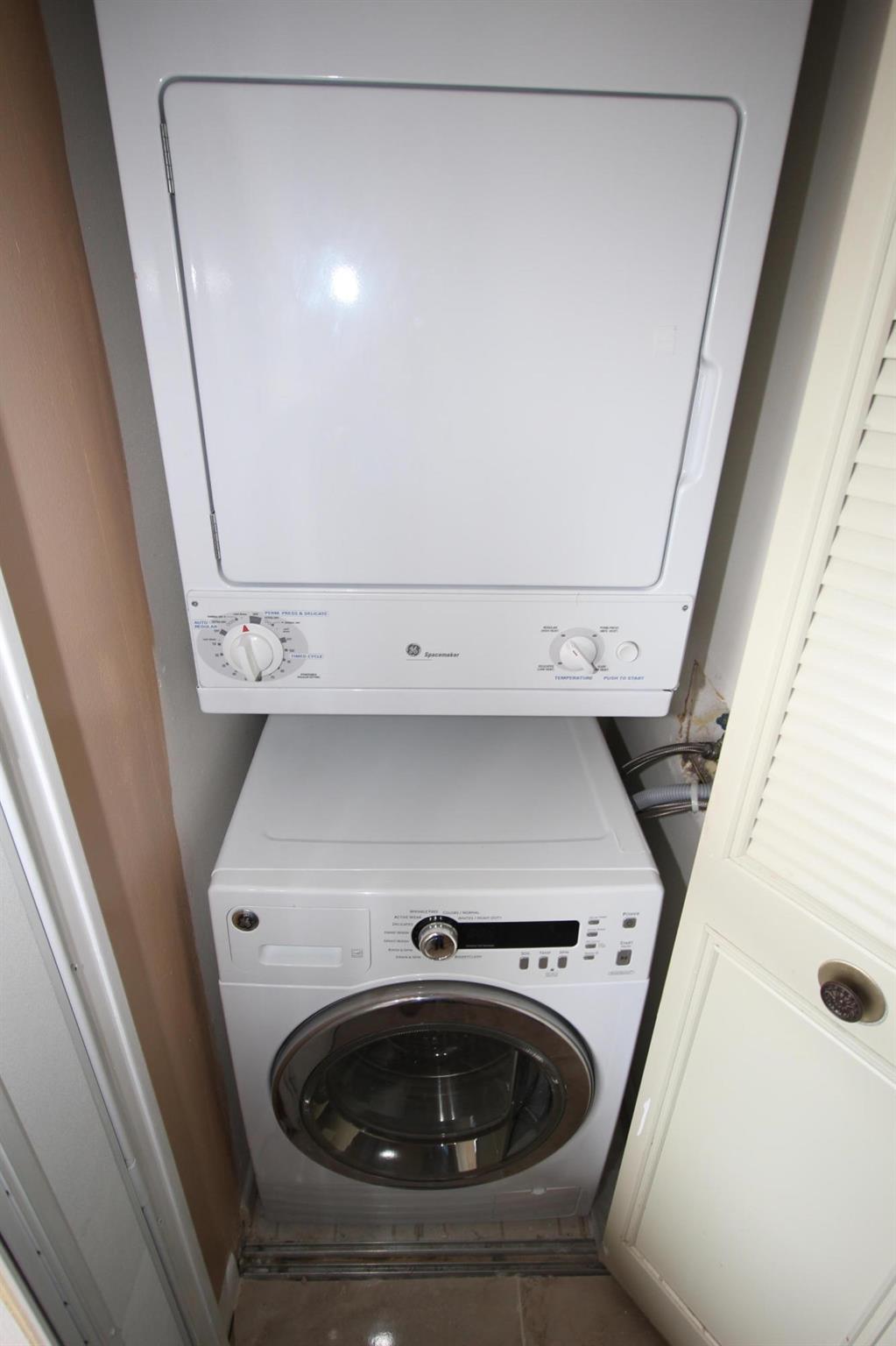 FOREST HILL VILLAS GARDEN - Residential Lease