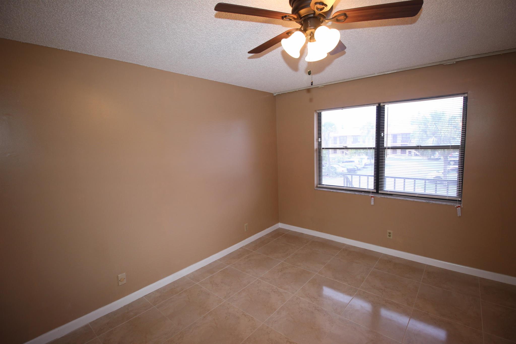 FOREST HILL VILLAS GARDEN - Residential Lease