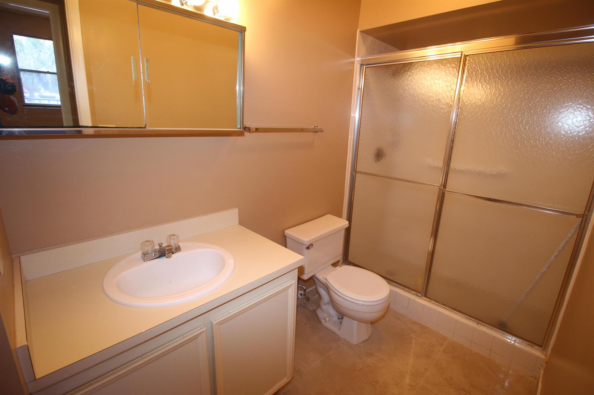 FOREST HILL VILLAS GARDEN - Residential Lease