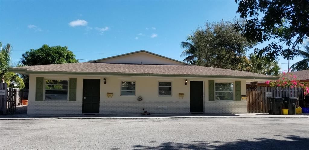 Photo of 2901 Albatross Road, Delray Beach, FL 33444 (MLS # R10852299)