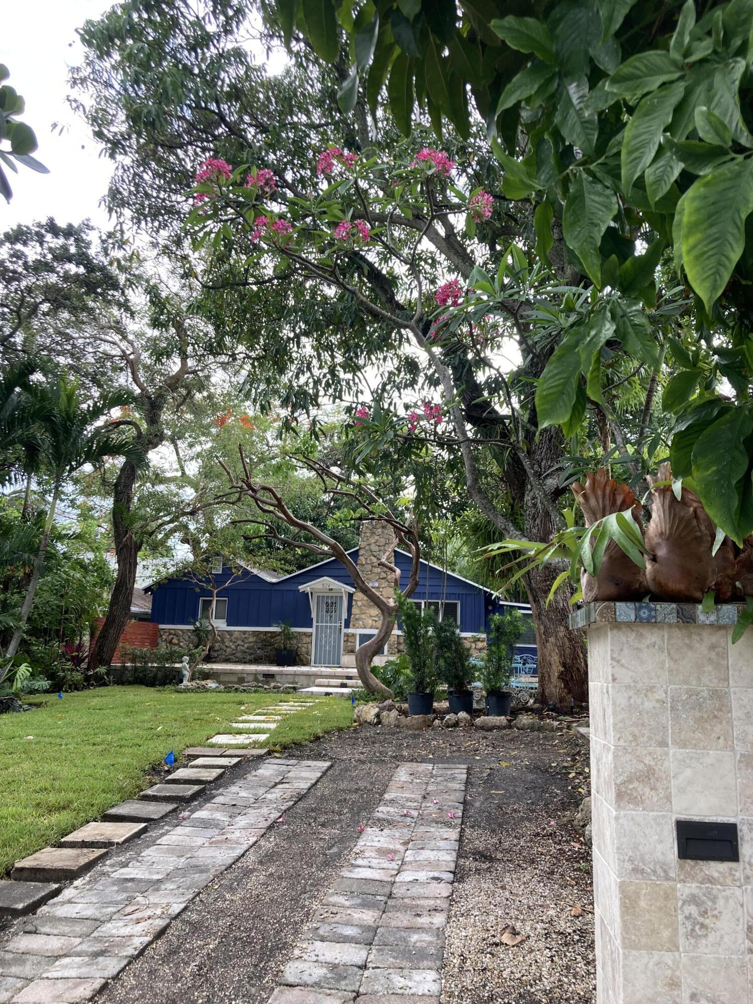 NORTHWOOD - Residential Lease