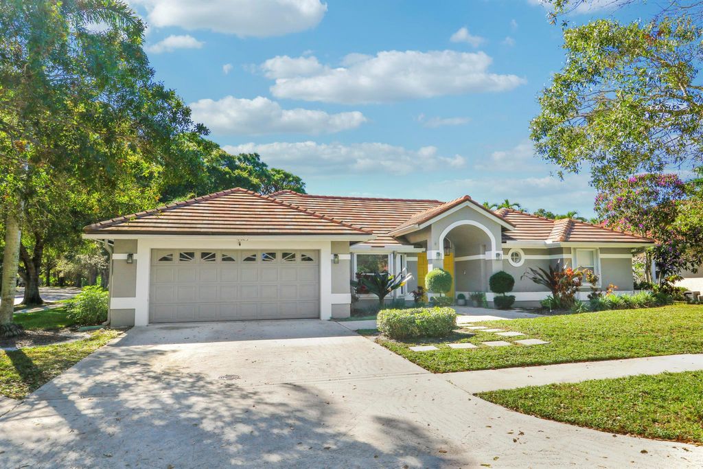 Photo of 18685 Big Cypress Drive, Jupiter, FL 33458 (MLS # R11141337)
