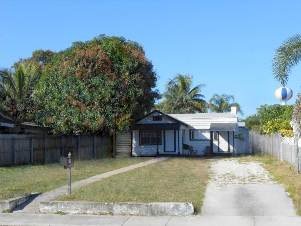 Town Of Lake Worth: Royal Poinciana - Residential