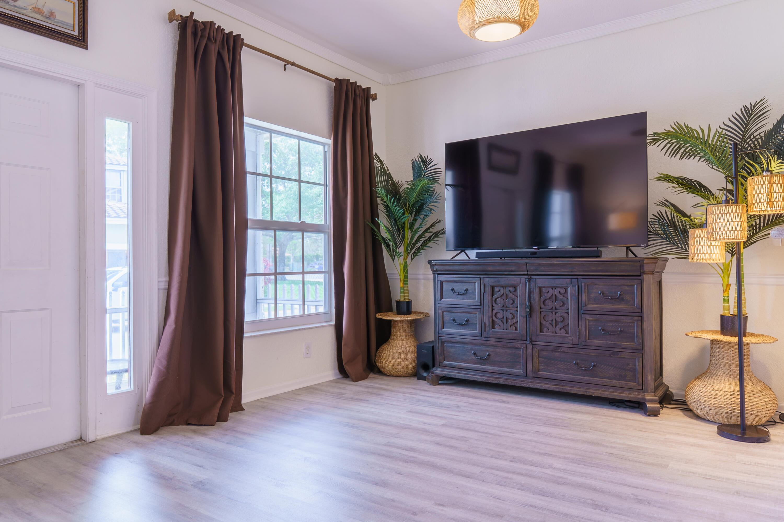 KENSINGTON MANOR - Residential