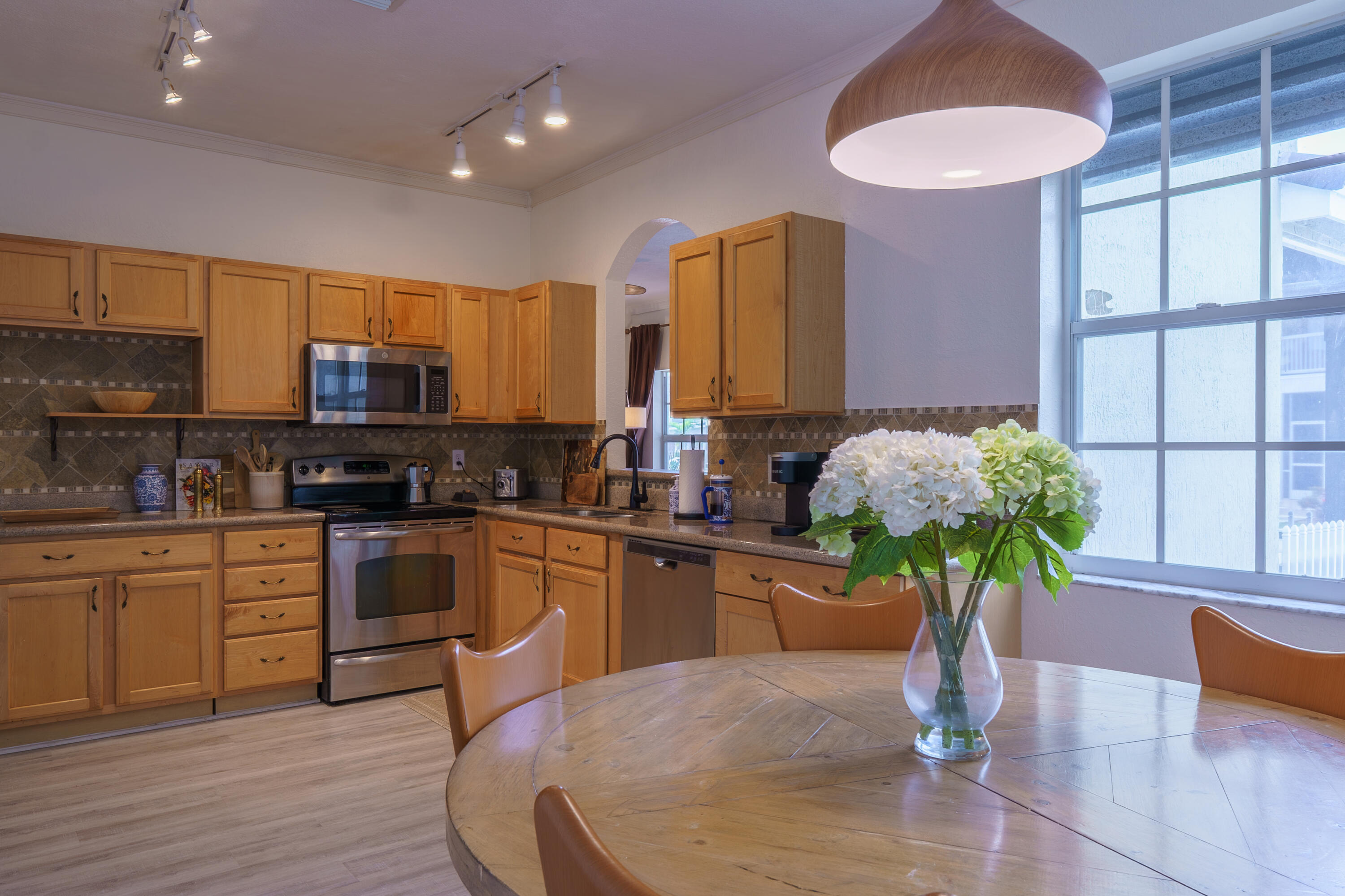 KENSINGTON MANOR - Residential