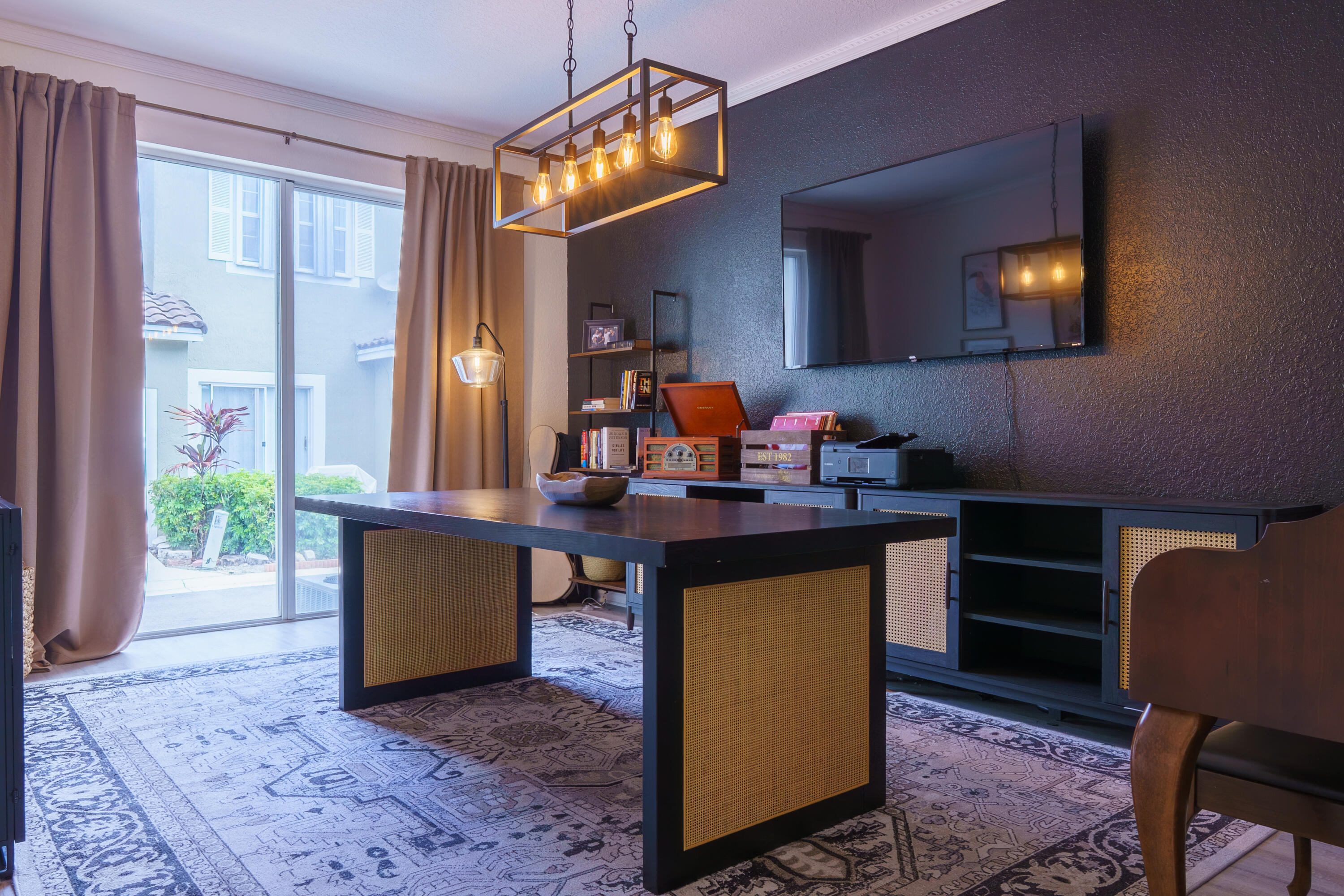 KENSINGTON MANOR - Residential