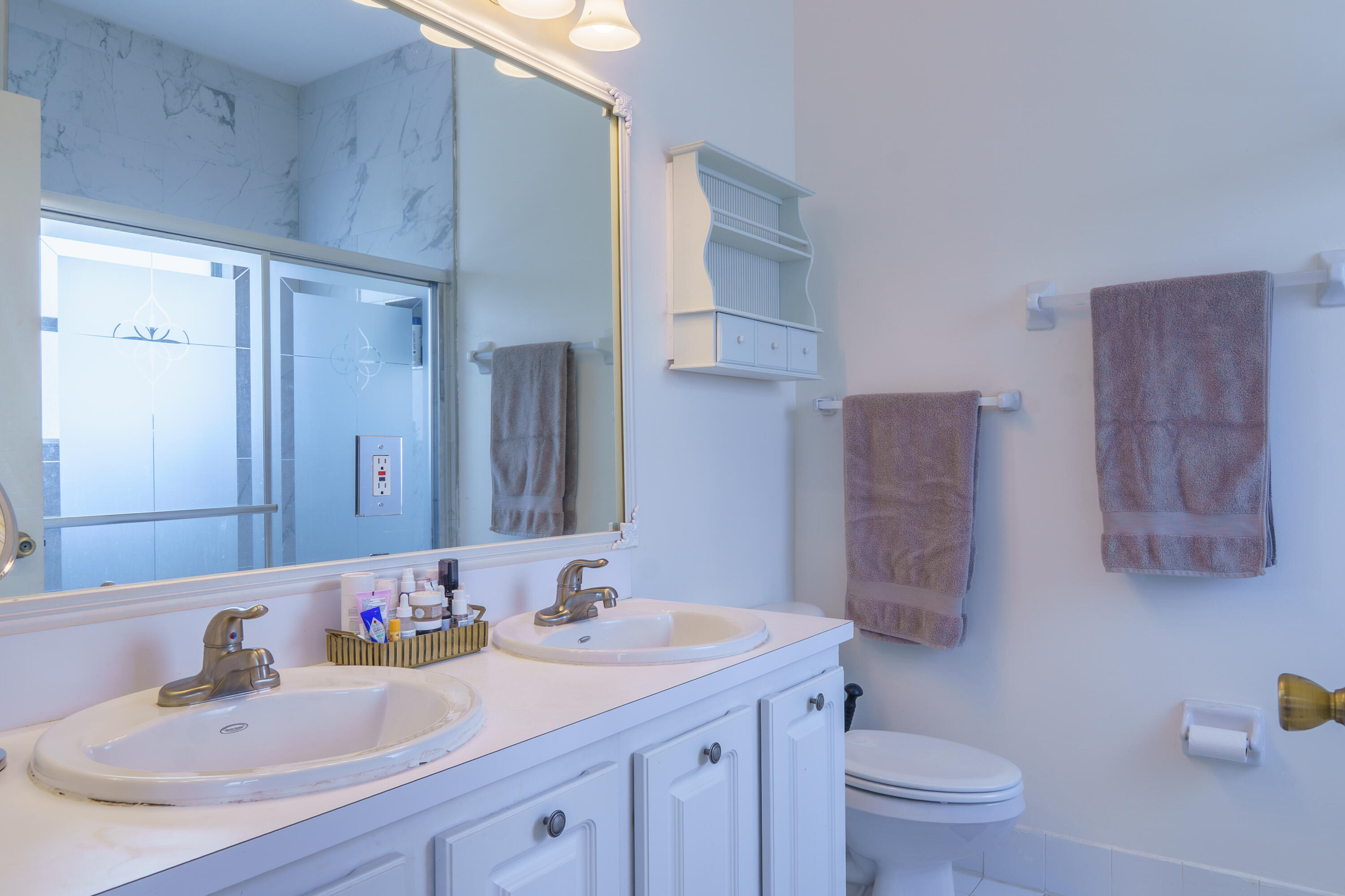 KENSINGTON MANOR - Residential