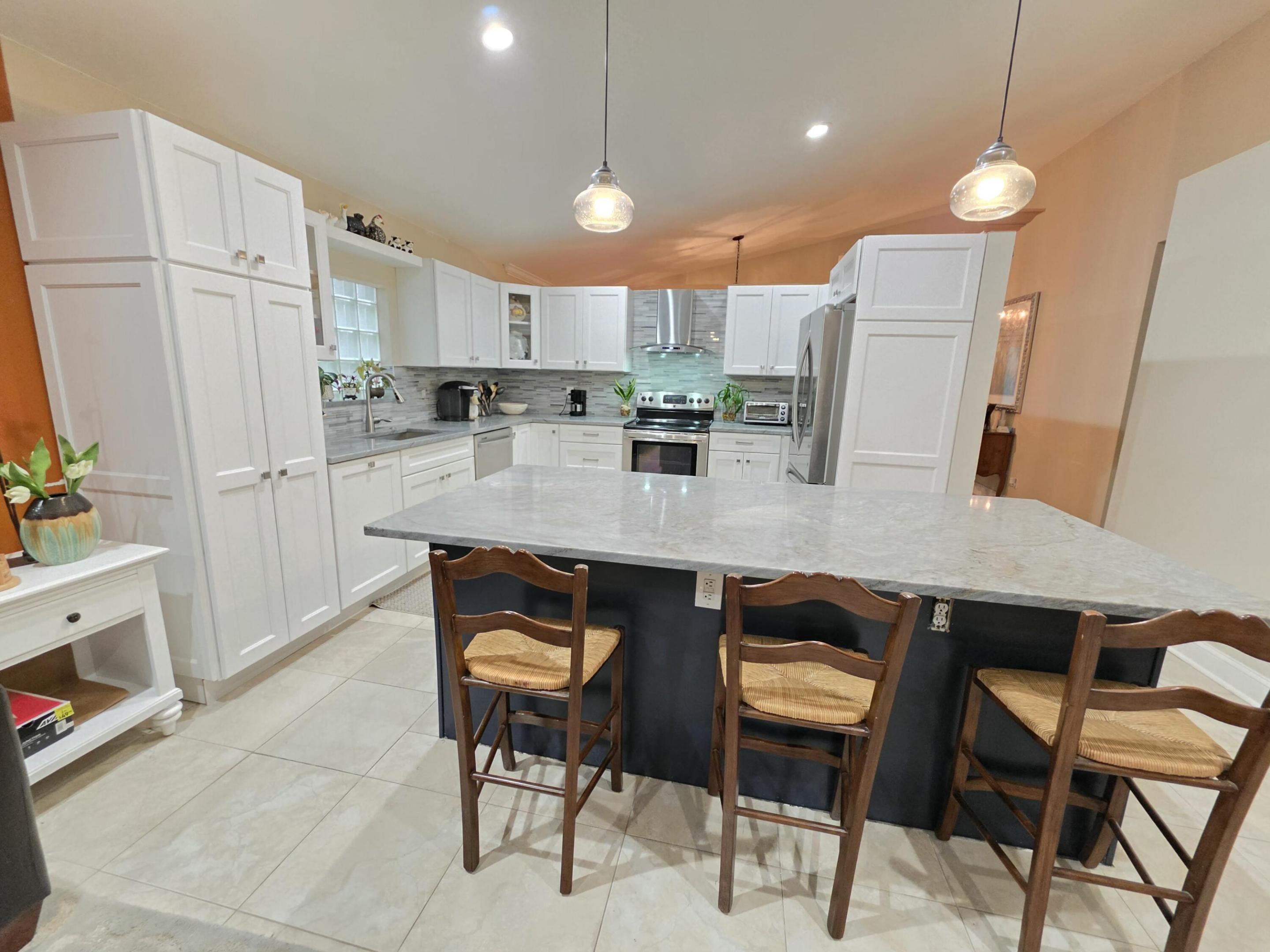 Properties 7172 CATALINA Way