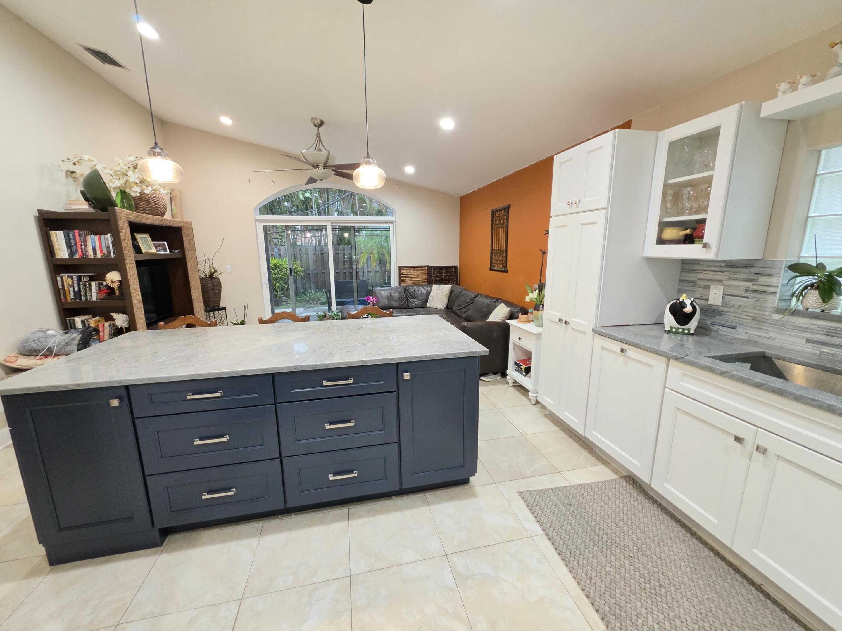 Properties 7172 CATALINA Way