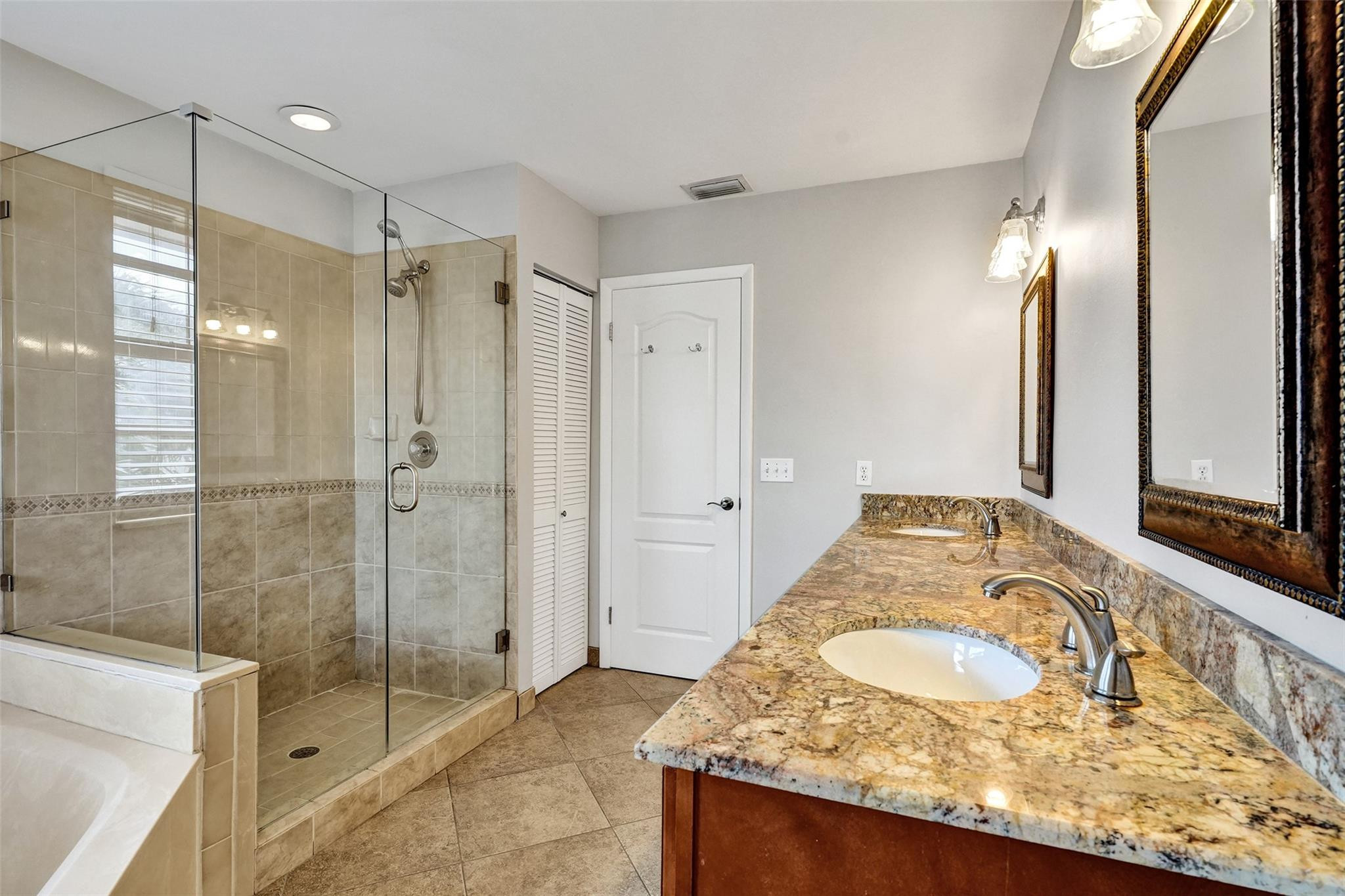 Embassy Lakes Ph II 141-4 - Residential