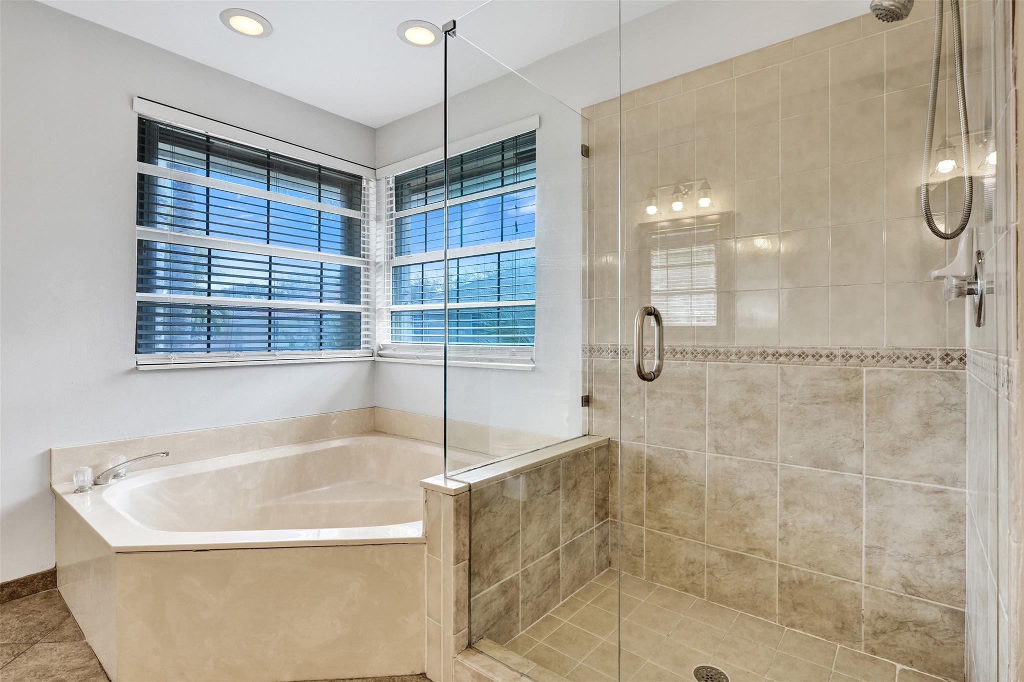 Embassy Lakes Ph II 141-4 - Residential